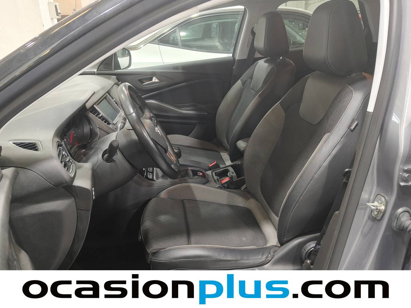 Foto asientos delanteros Opel Grandland X Opel Grandland X 1.5 CDTi 120 Aniversario  (130 CV)