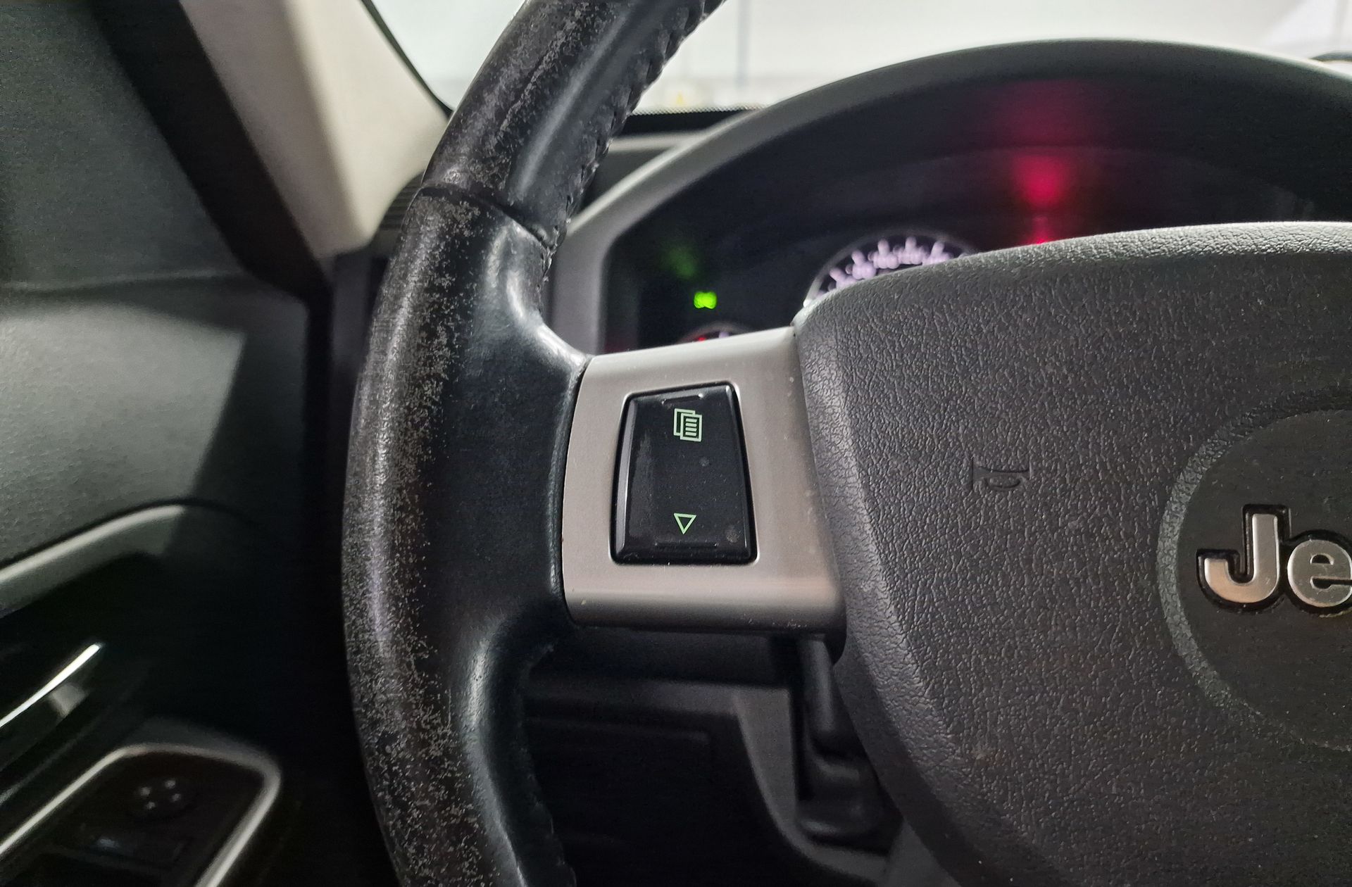 Jeep Cherokee 2.8 CRD Limited 4x4 - foto 23
