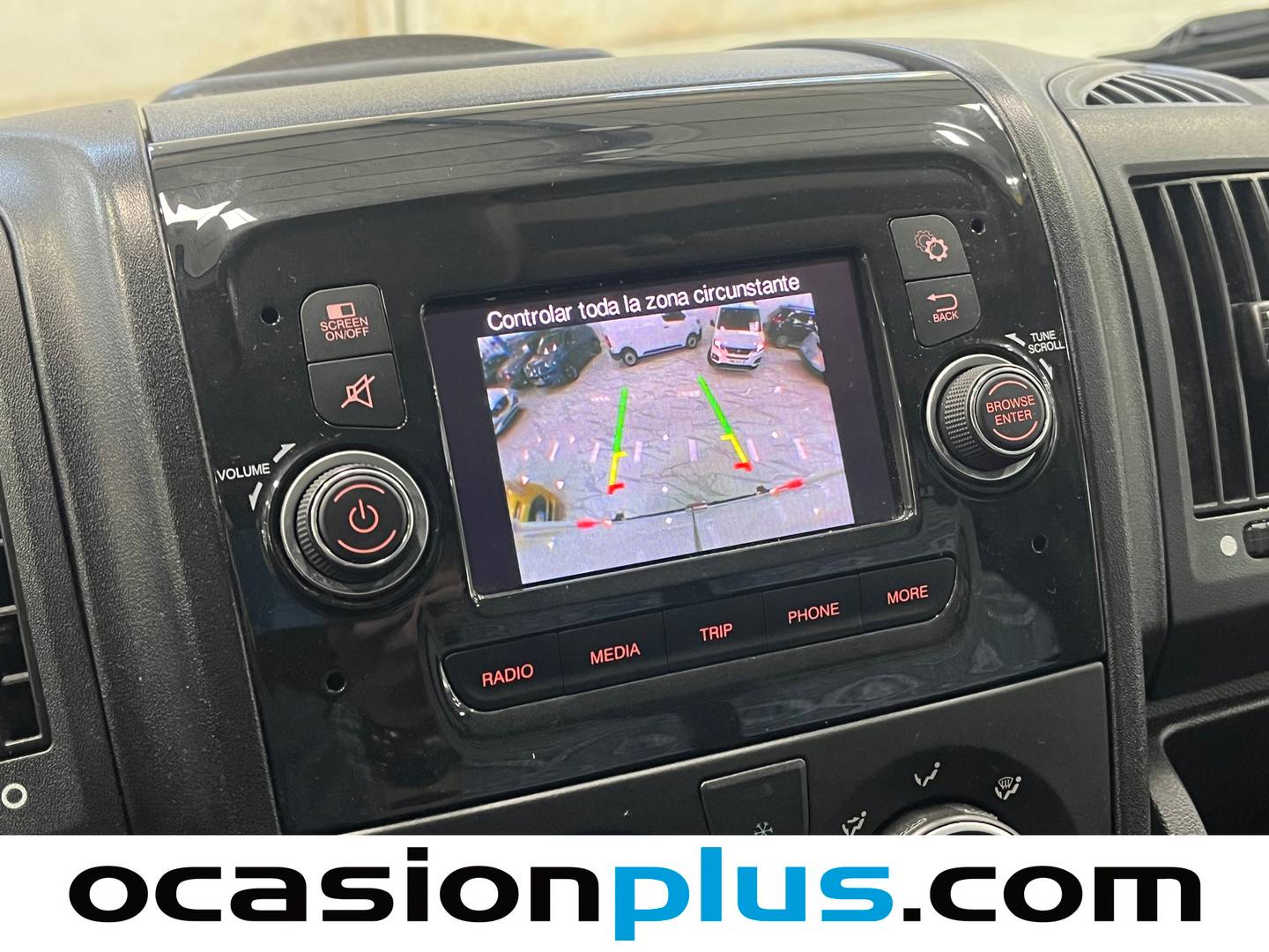 Extras y acabados del Peugeot Boxer Peugeot Boxer Furgon BlueHDi 140 S&S 335 L2H2  (140 CV) 3 Plazas