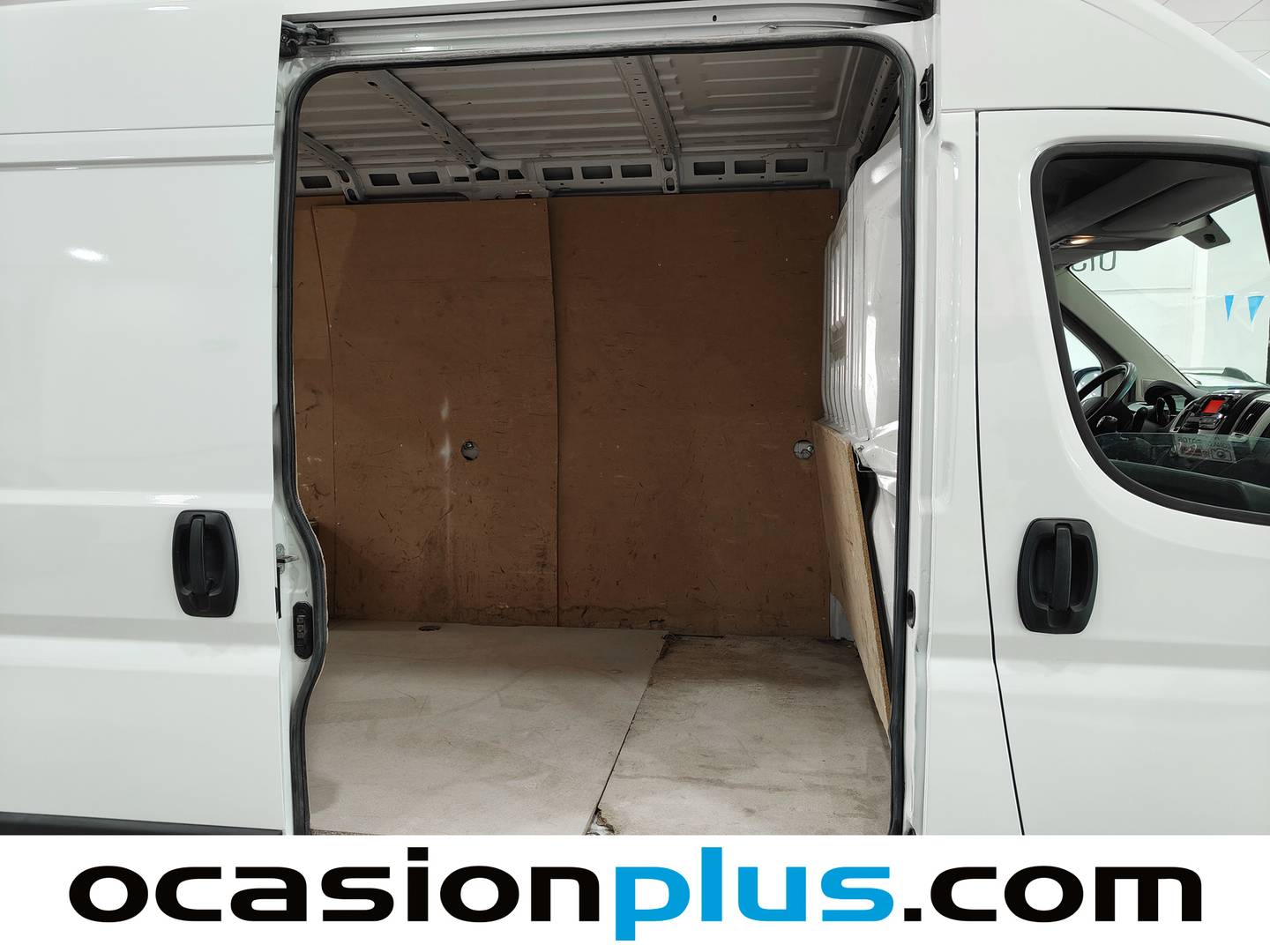 Foto asientos traseros Peugeot Boxer Peugeot Boxer Furgon BlueHDi 140 S&S 335 L3H2 (140 CV)