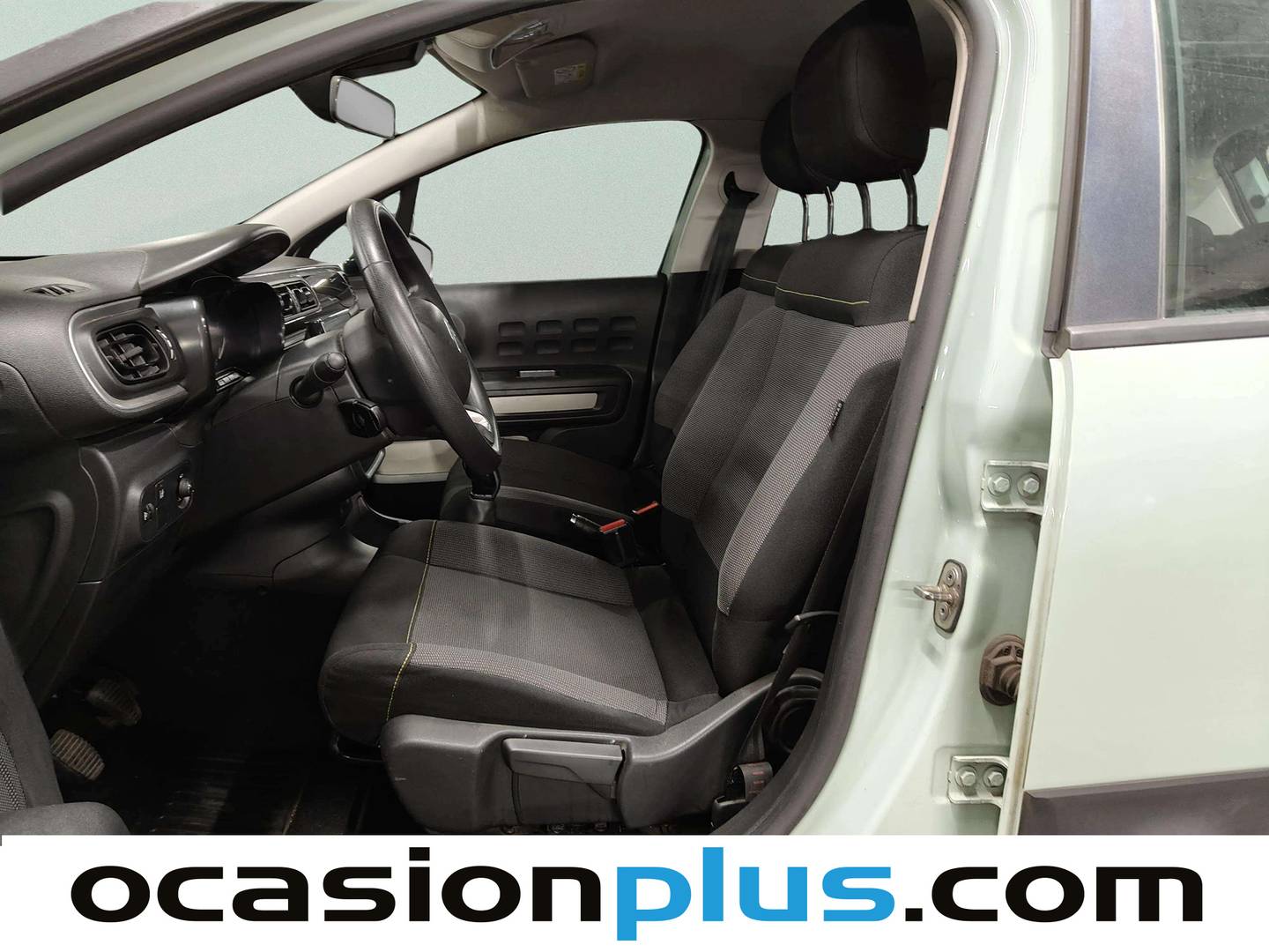 Foto asientos delanteros Citroën C3 Citroën C3 PureTech 82 Feel (83 CV)