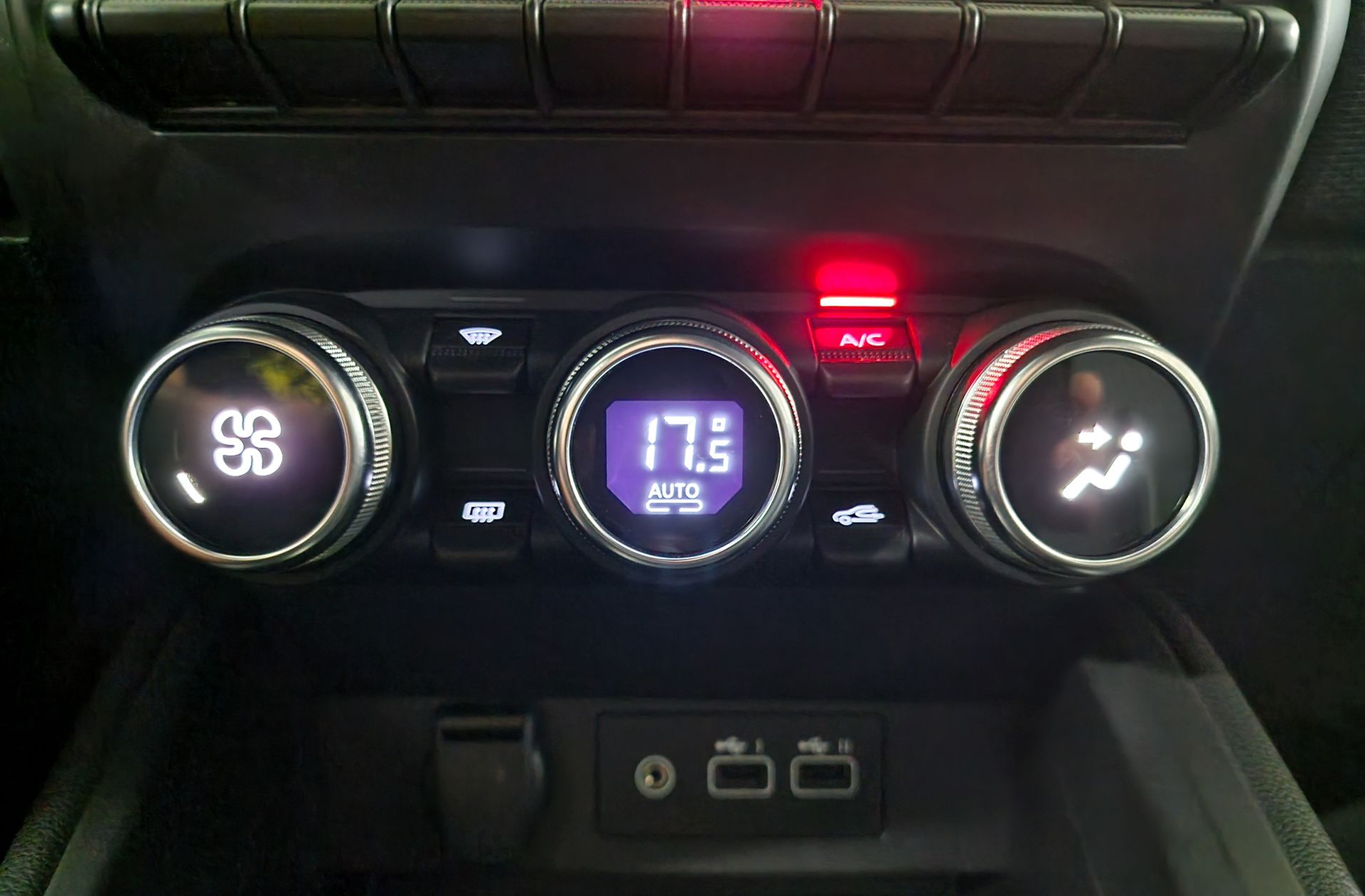 Mitsubishi Colt 100T Kaiteki - foto 29