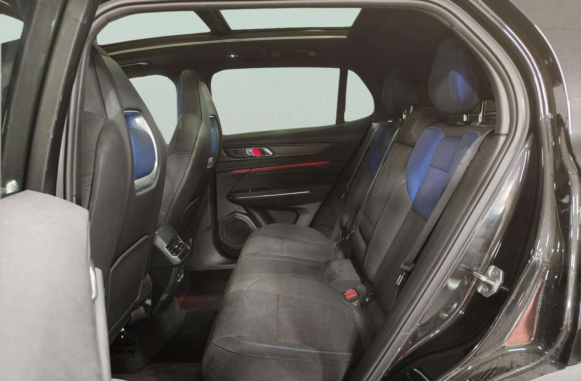 Lynk & Co 01 1.5 PHEV - foto 16
