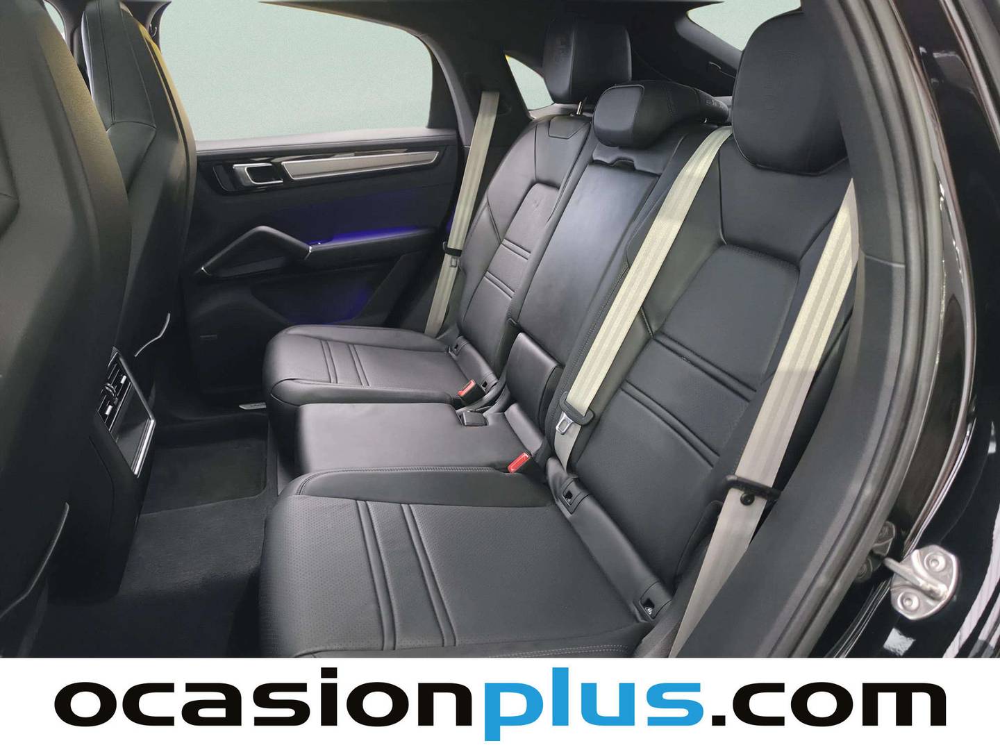 Foto asientos traseros Porsche Cayenne Coupé Porsche Cayenne Coupé Coupé E-Hybrid Platinum Edition (462 CV)