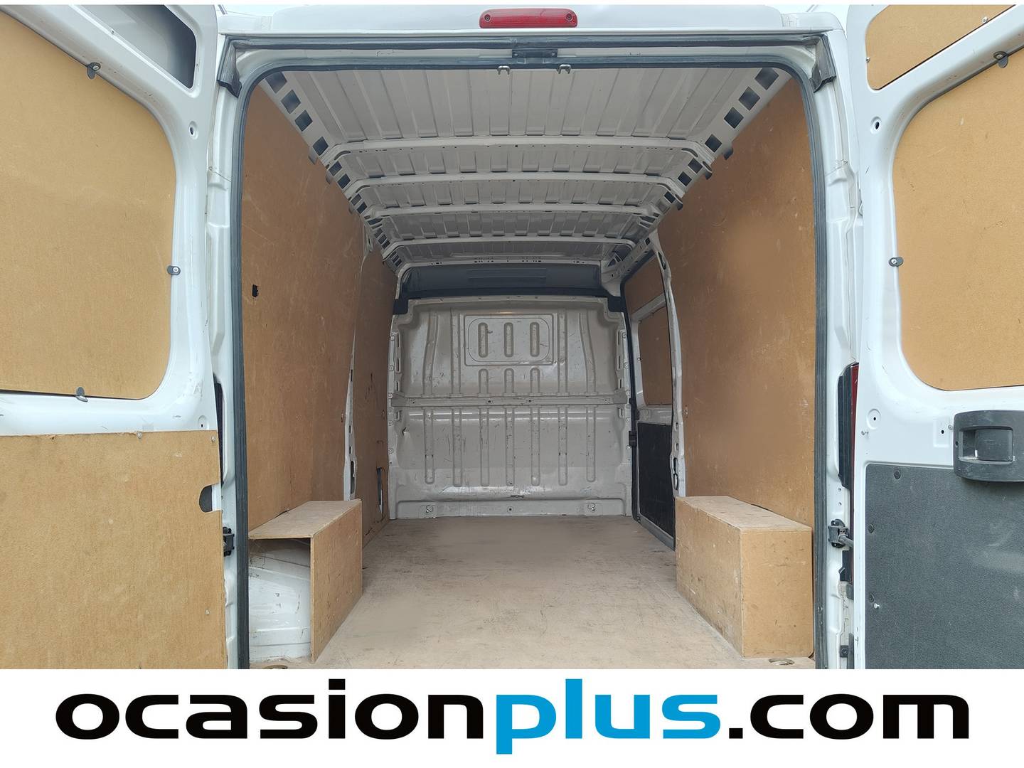 Foto asientos traseros Peugeot Boxer Peugeot Boxer BlueHDi 140 S&S 335 L3H2 (140 CV)