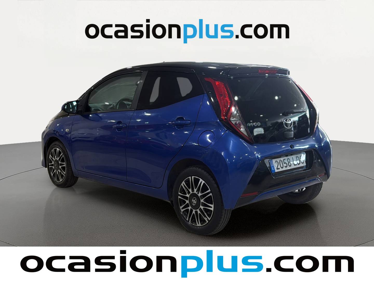 Foto trasera Toyota Aygo Toyota Aygo 1.0 x-clusiv (72 CV) derecha