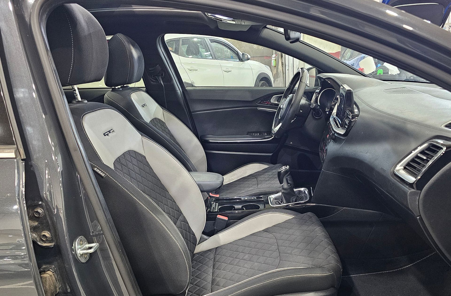 Kia ProCeed 1.4 T-GDi GT Line - foto 23