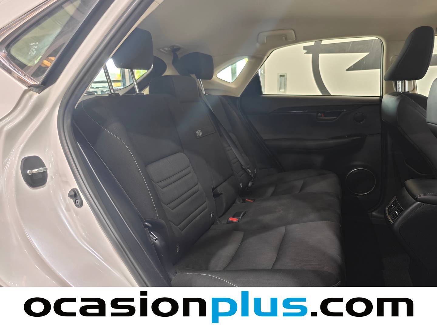 Foto Lexus NX Lexus NX 300h Business 2WD (197 CV)