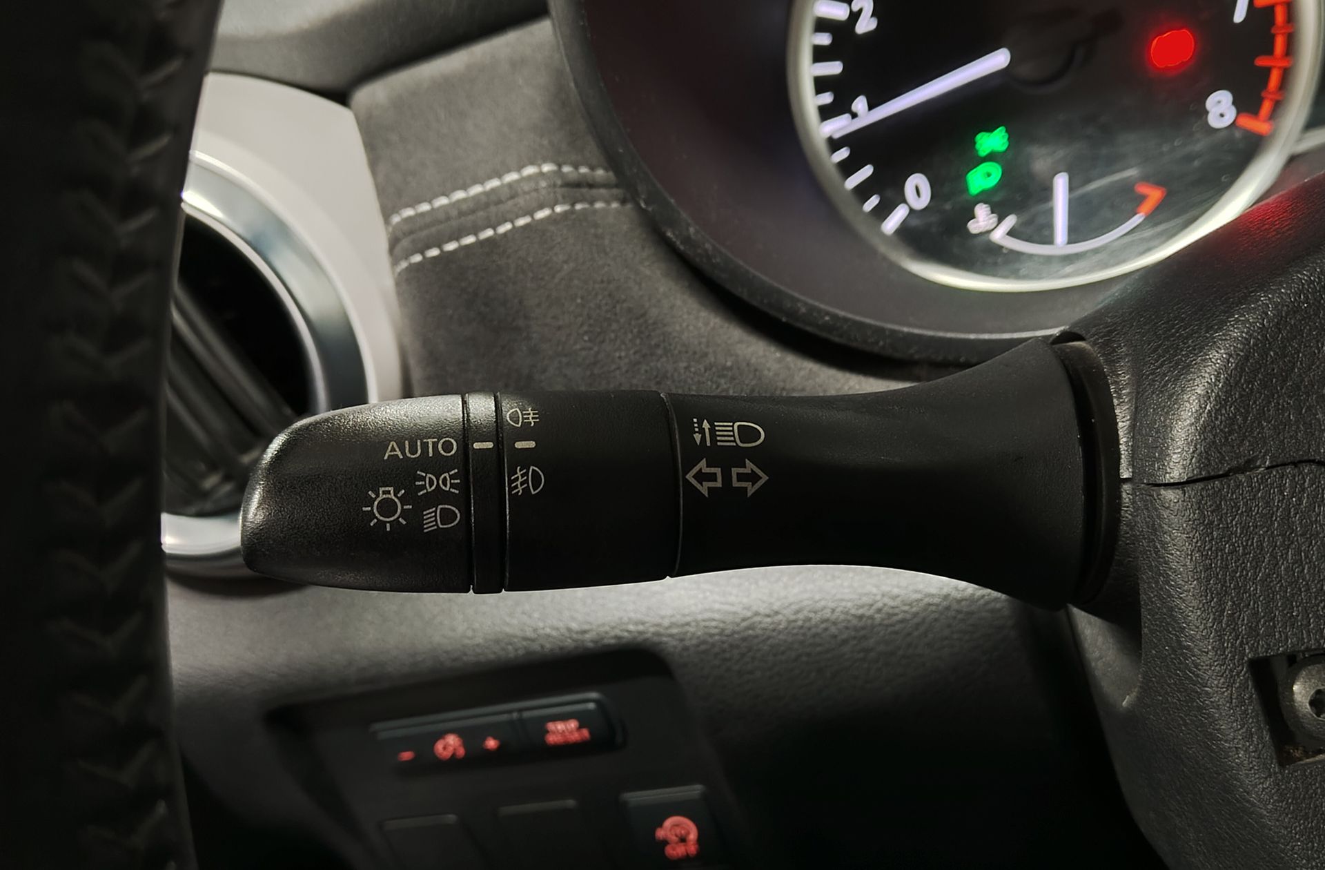 Nissan Micra DIG-T N-Sport - foto 25
