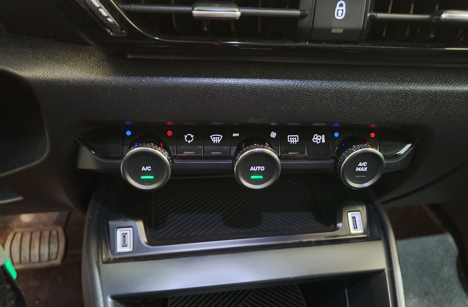 Citroën C4 BlueHDi 130 Feel Pack EAT8 - foto 28
