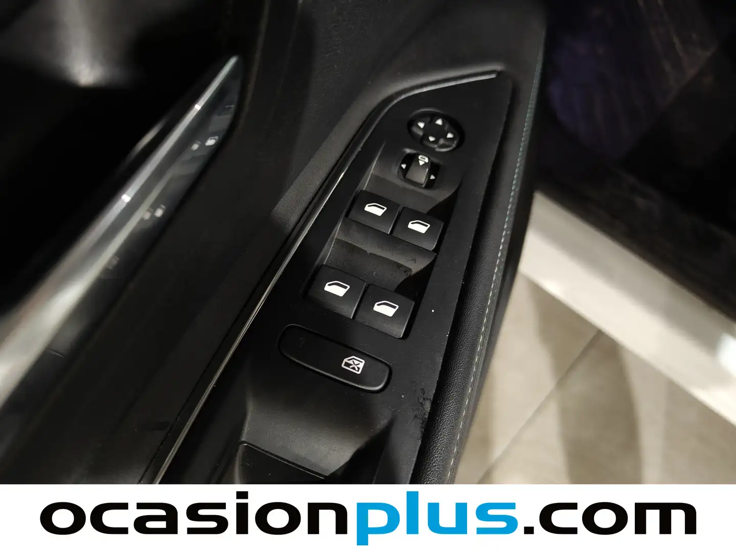 Foto Peugeot 3008 Hybrid Peugeot 3008 Hybrid 300 Allure Pack e-EAT8  (300 CV)