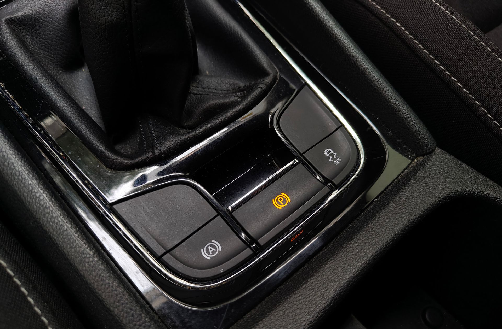 Škoda Karoq 1.0 TSI Ambition - foto 28