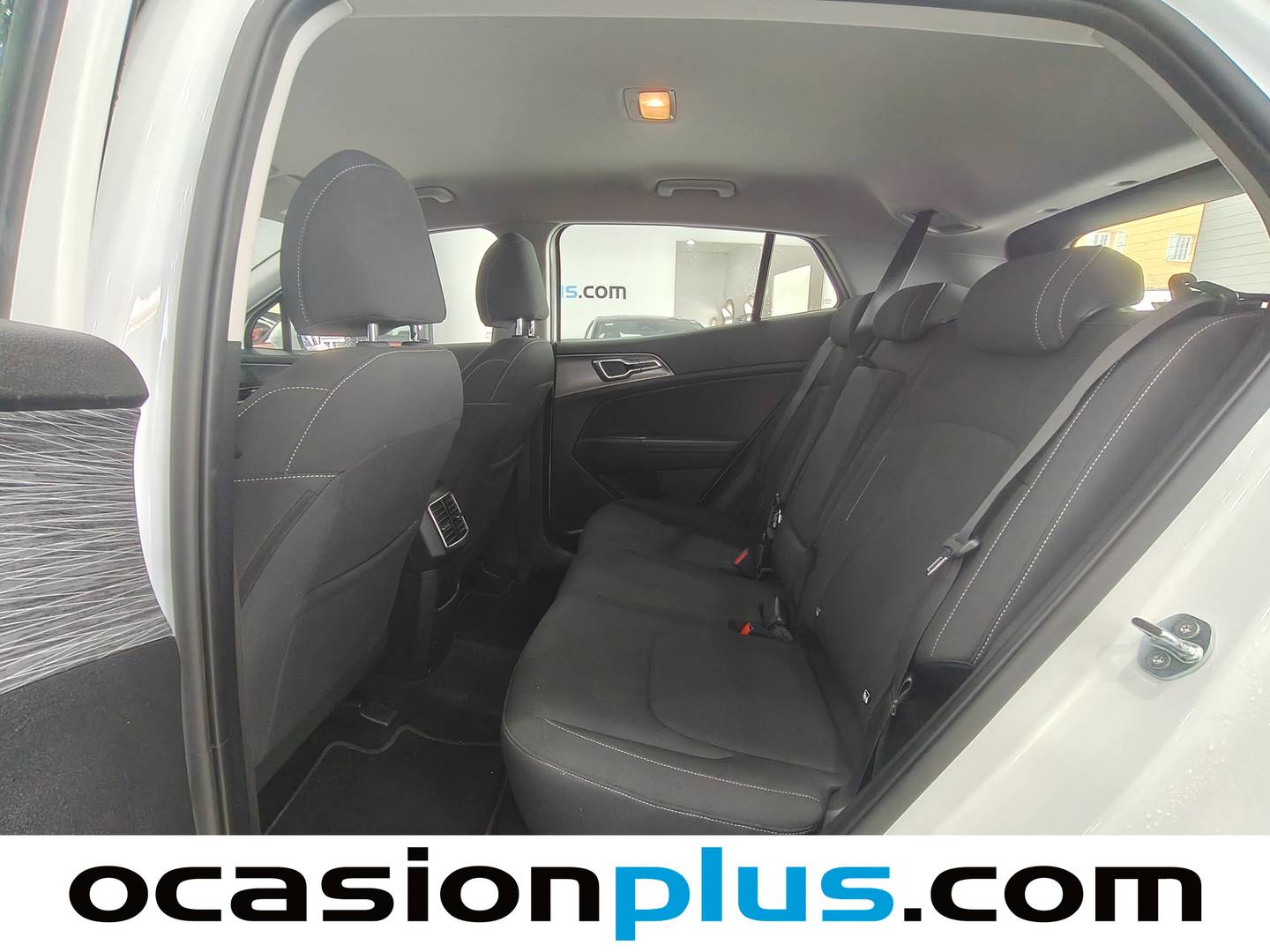 Foto asientos traseros KIA Sportage KIA Sportage 1.6 T-GDi MHEV Business 4x2 DCT (160 CV)