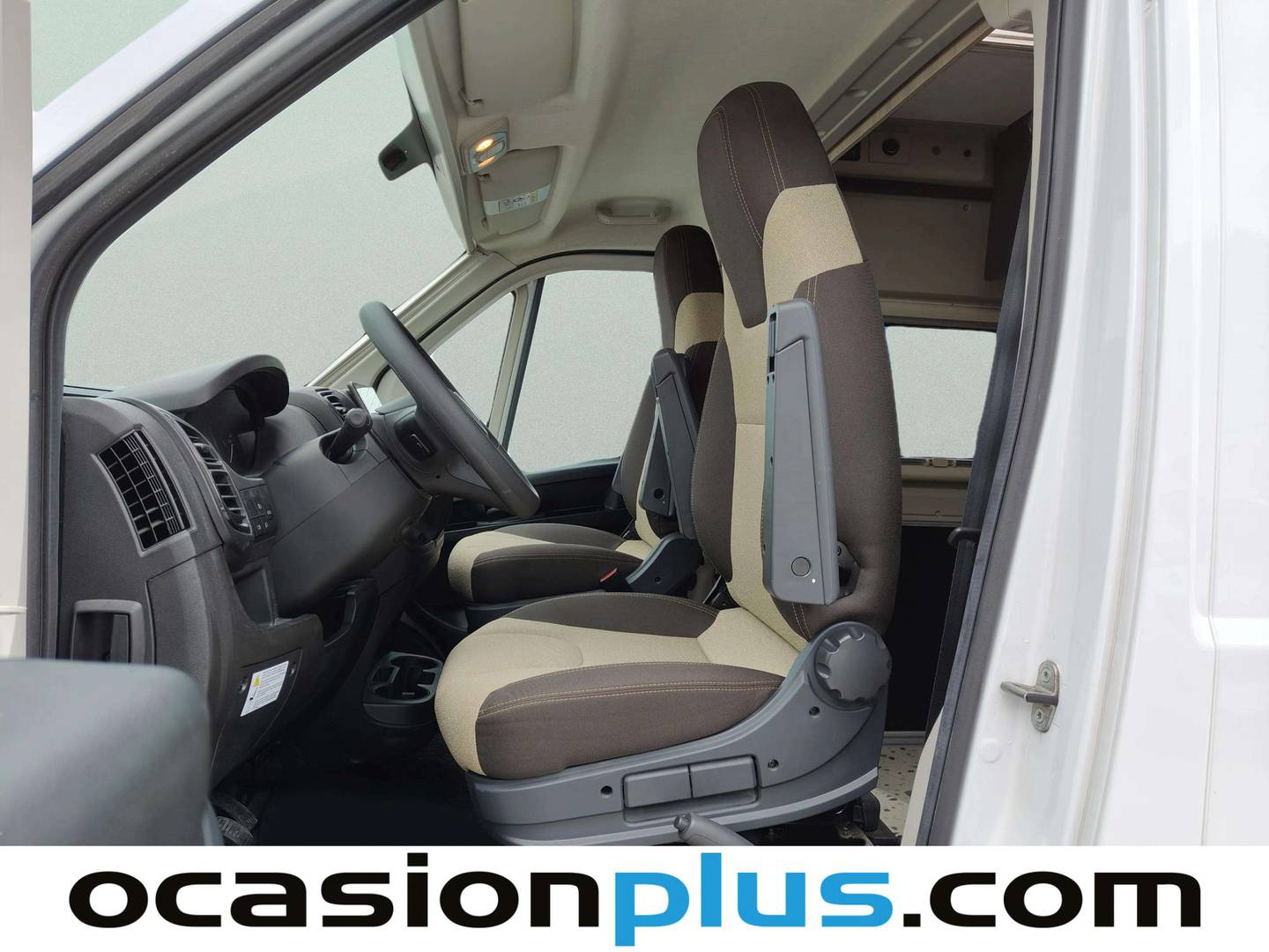 Foto asientos delanteros Challenger Sunset Edition Challenger Sunset Edition 2.2 Diesel (140 CV) 2 Plazas
