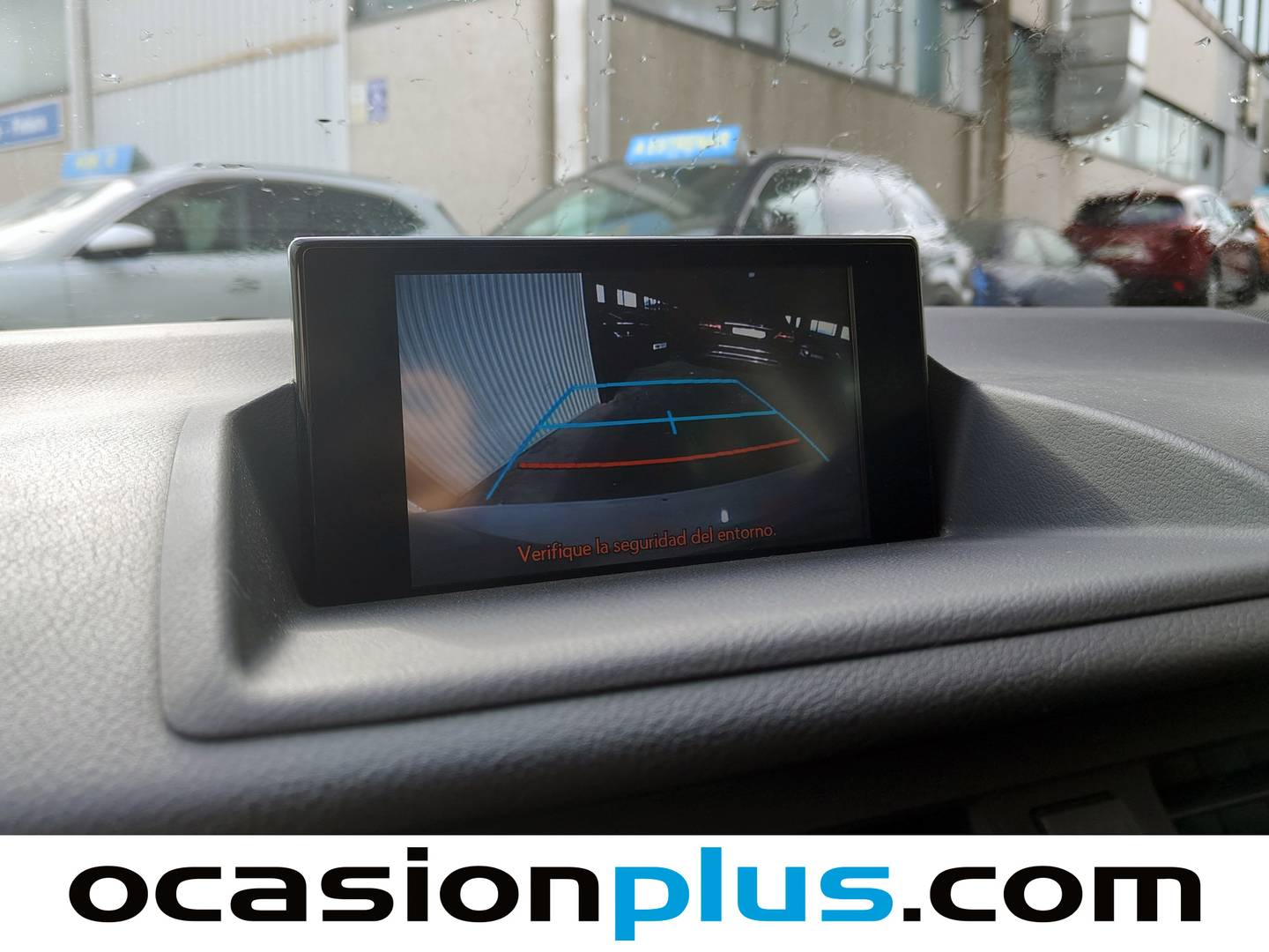 Equipamiento del Lexus CT Lexus CT 200h Business (136 CV)