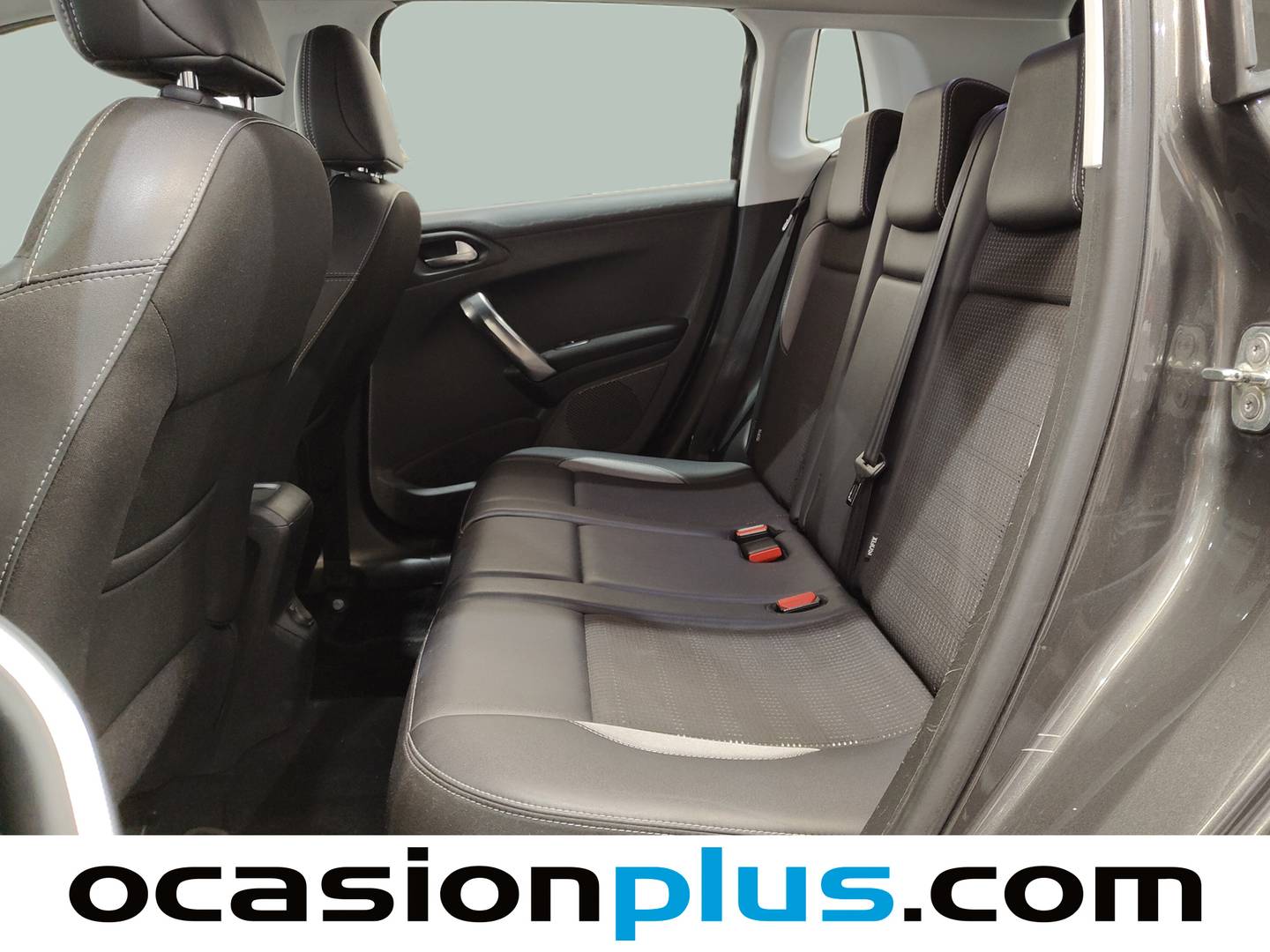 Foto asientos traseros Peugeot 2008 Peugeot 2008 BlueHDi 120 S&S Allure (120 CV)