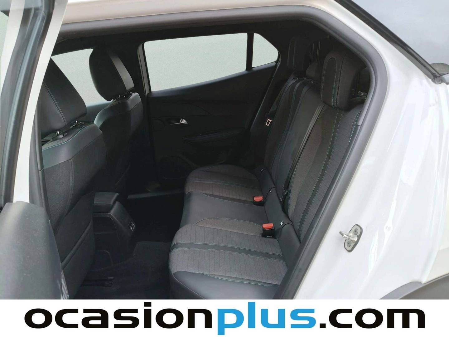 Foto Peugeot 2008 Peugeot 2008 PureTech 100 S&S Allure (100 CV)