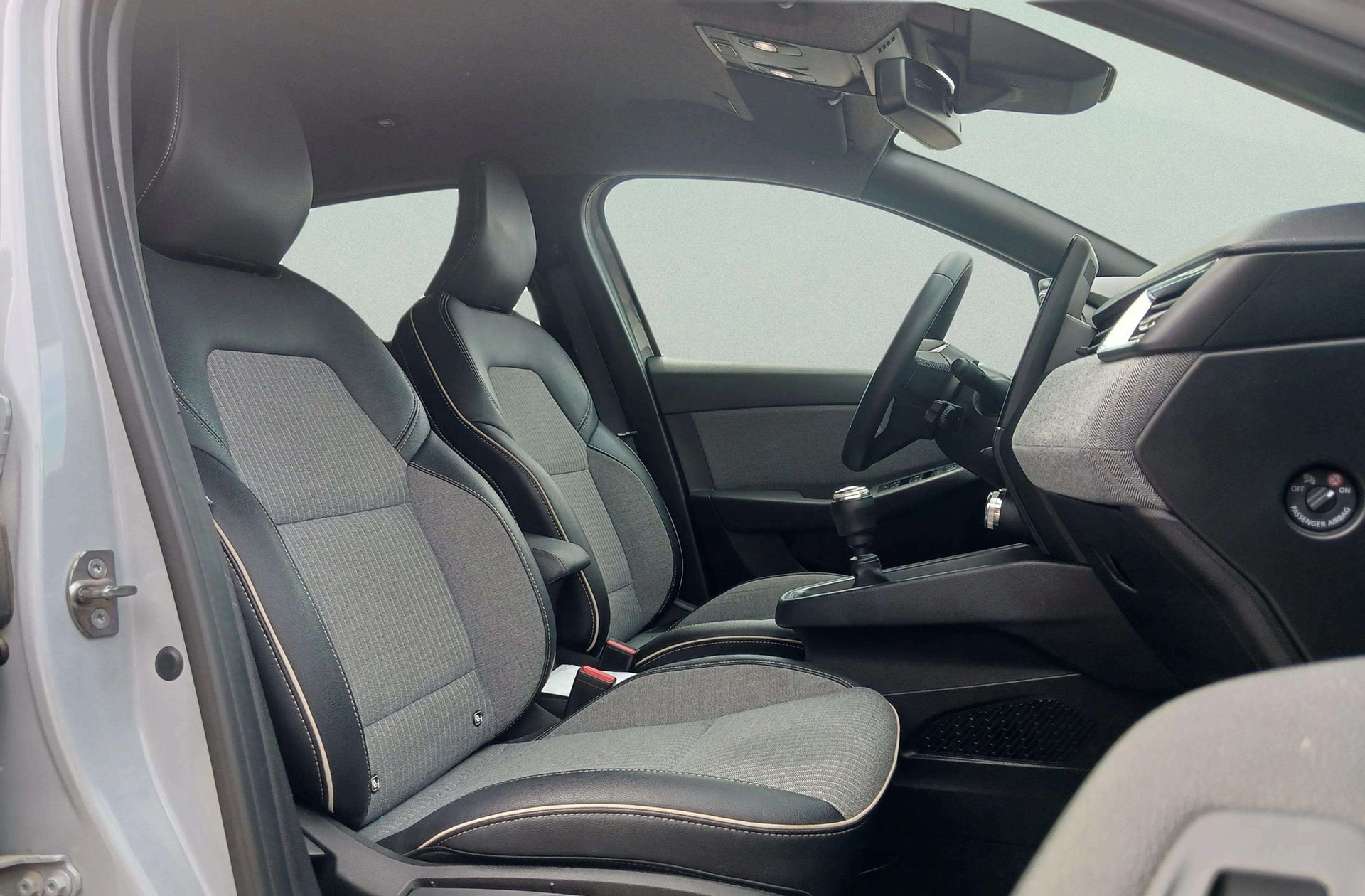 Renault Clio Techno TCe - foto 18