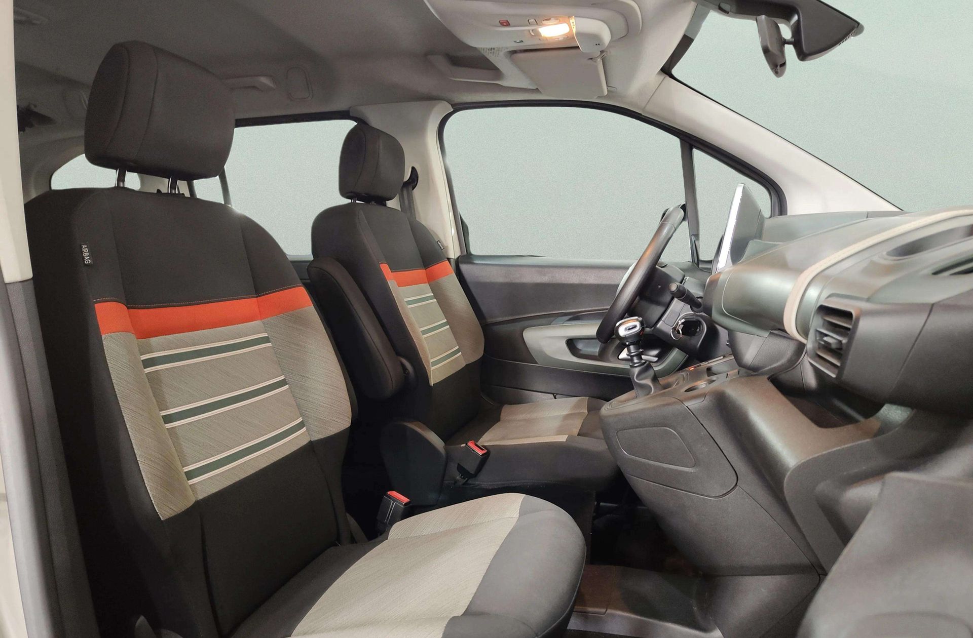 Citroën Berlingo BlueHDi 130 Talla M Shine - foto 18