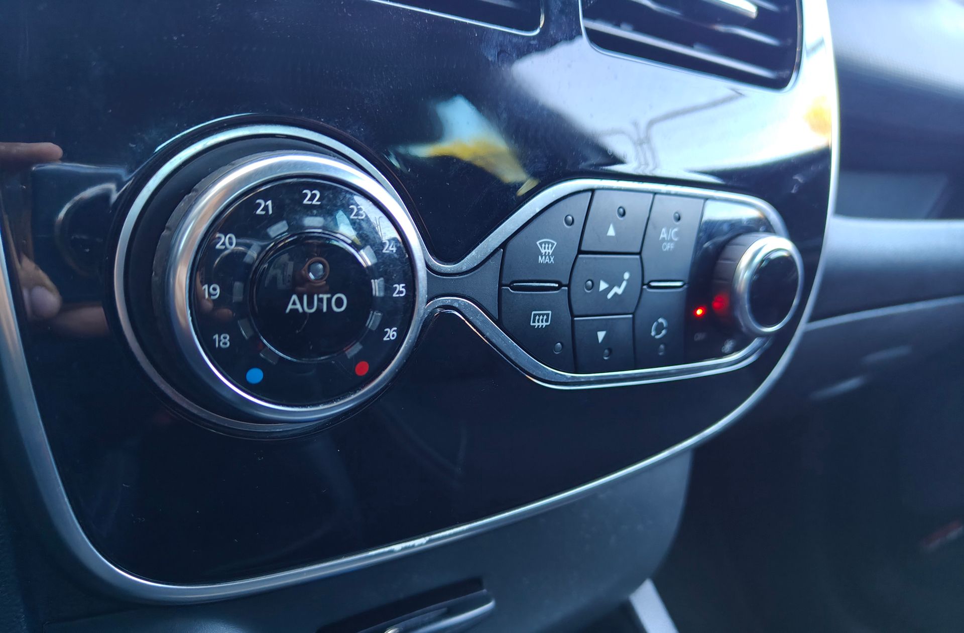 Renault Clio Limited Energy TCe - foto 29