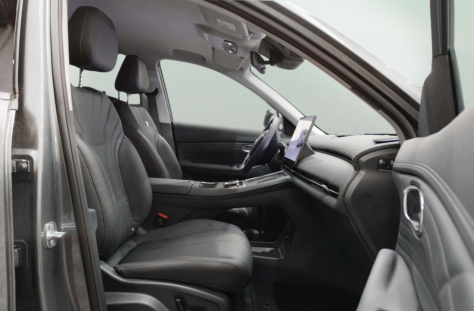 Geely Starray EM-i 1.5 PHEV Pro - foto 23