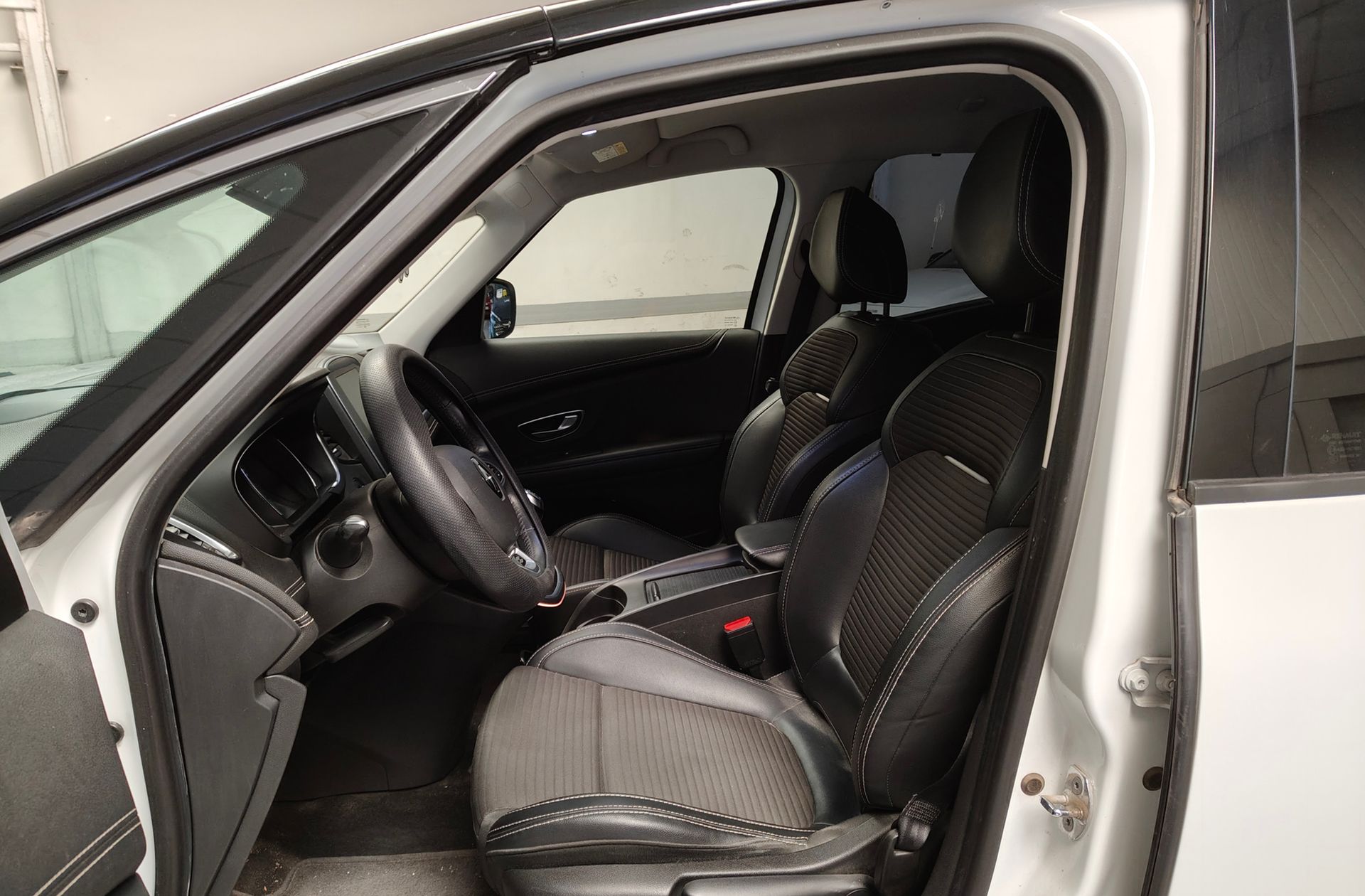Renault Scénic Zen Energy dCi - foto 12