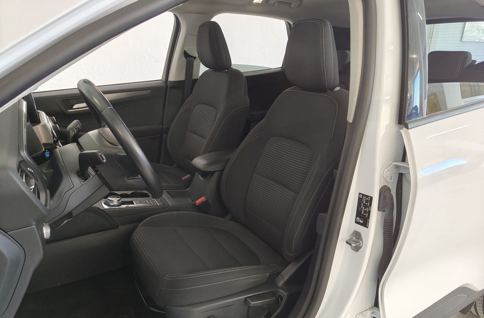 Ford Kuga 2.0 EcoBlue Titanium 4x4 - foto 14