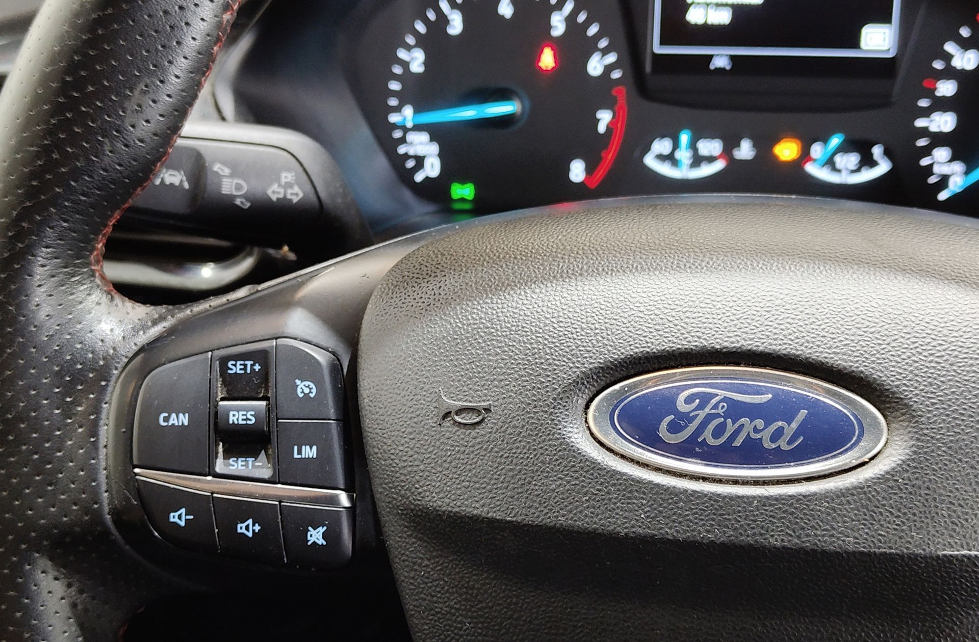 Ford Fiesta 1.0 EcoBoost ST-Line - foto 26