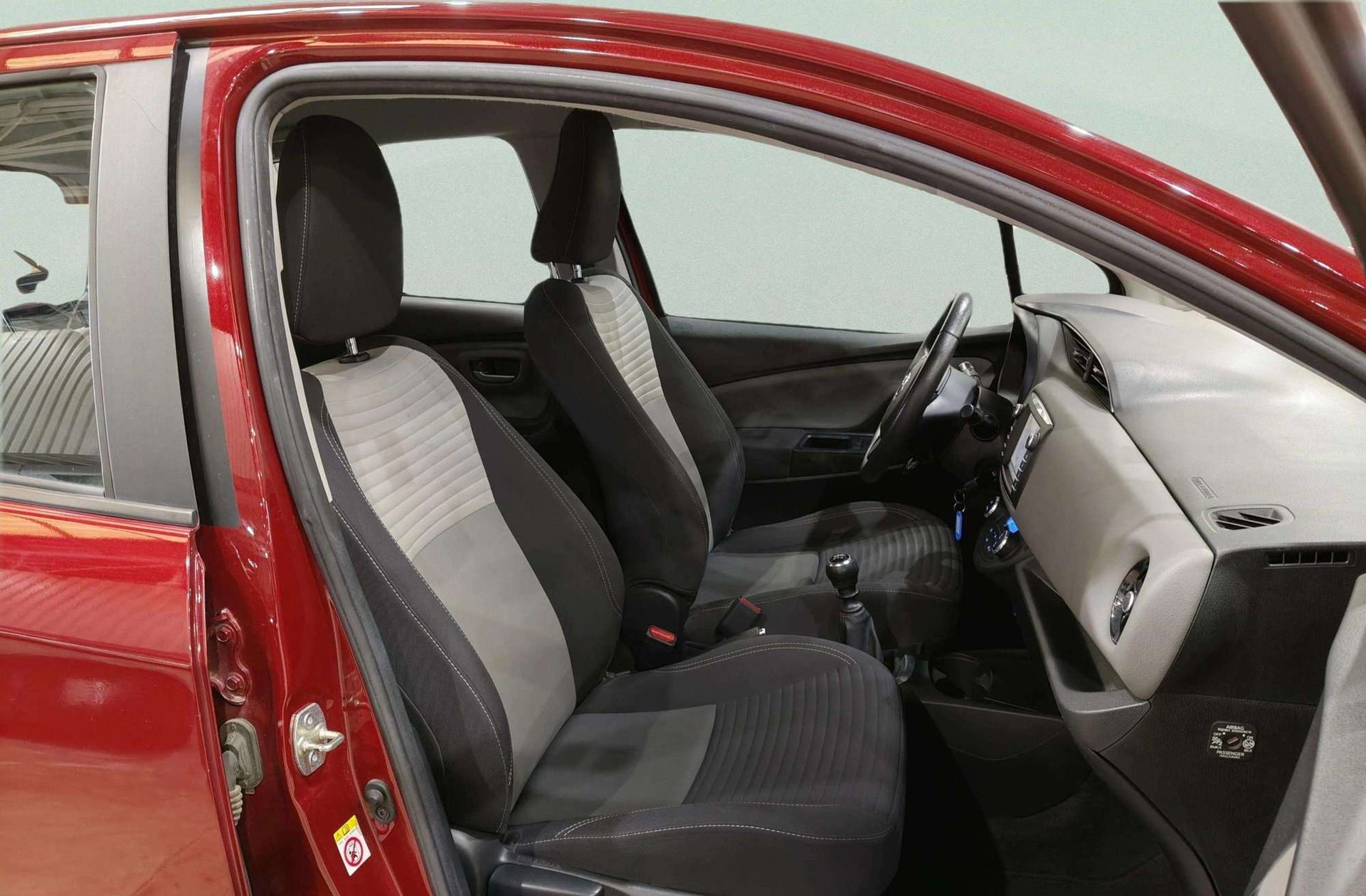 Toyota Yaris 1.5 Active Tech - foto 19