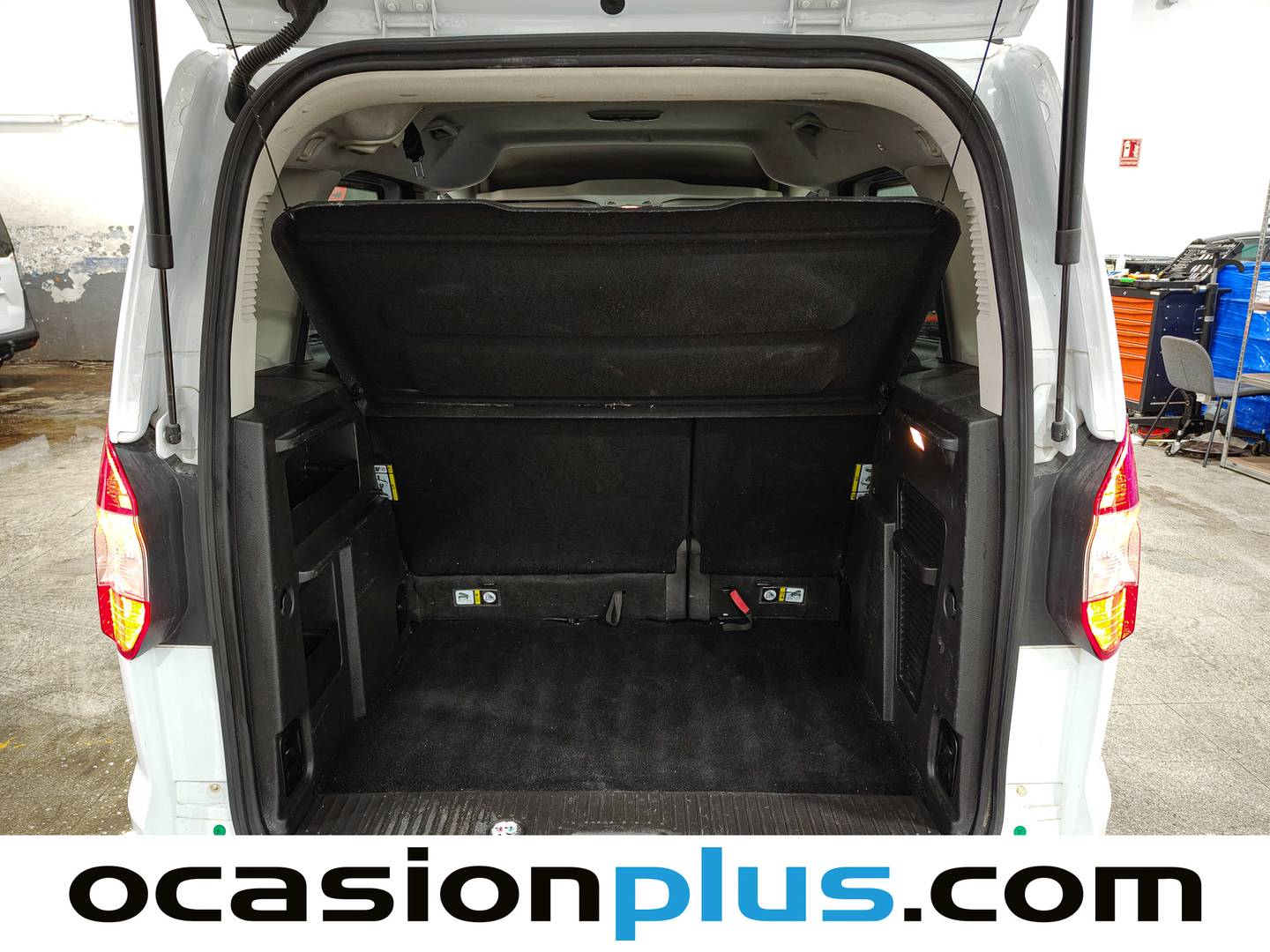 Fotos maletero Ford Tourneo Courier Ford Tourneo Courier 1.0 EcoBoost Sport (100 CV)