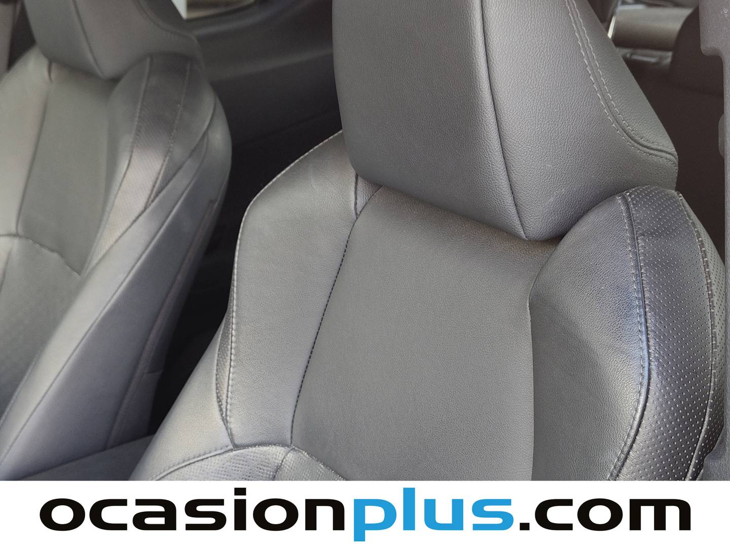 Extras y acabados del Toyota C-HR Toyota C-HR 180H Advance (184 CV)