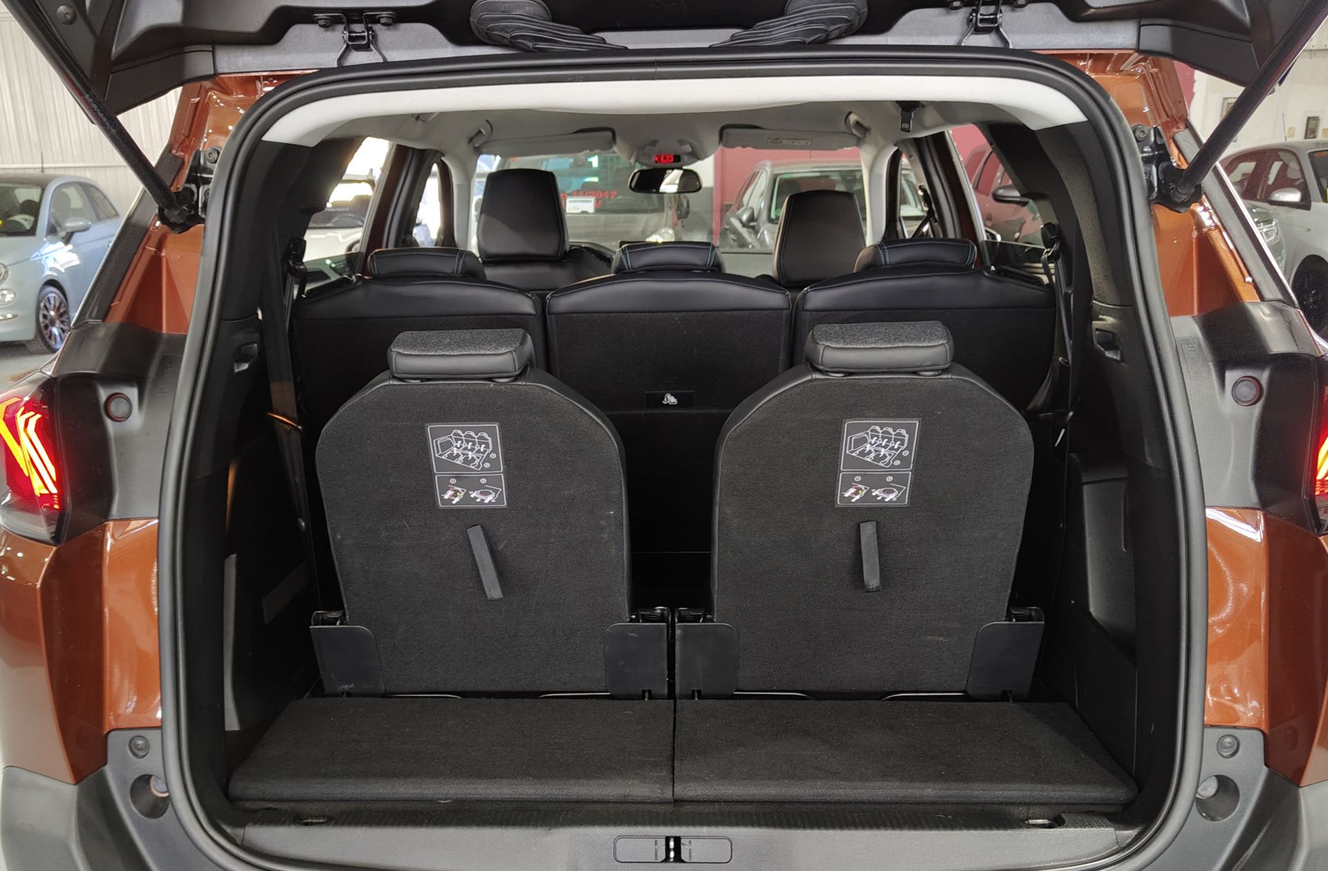 Peugeot 5008 PureTech 130 Allure 7 plazas - foto 18