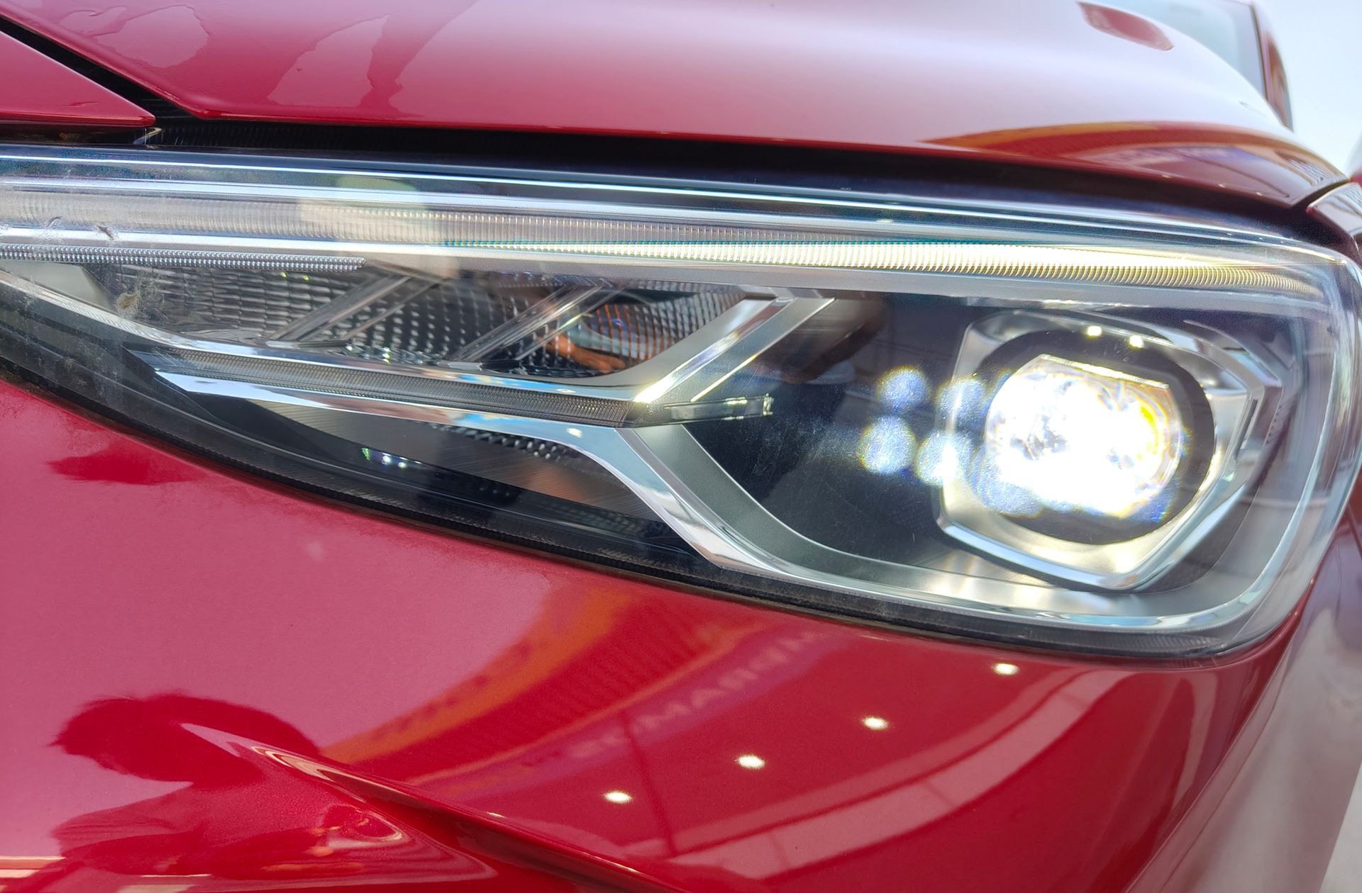 MG ZS 1.5 Hybrid+ Luxury - foto 15