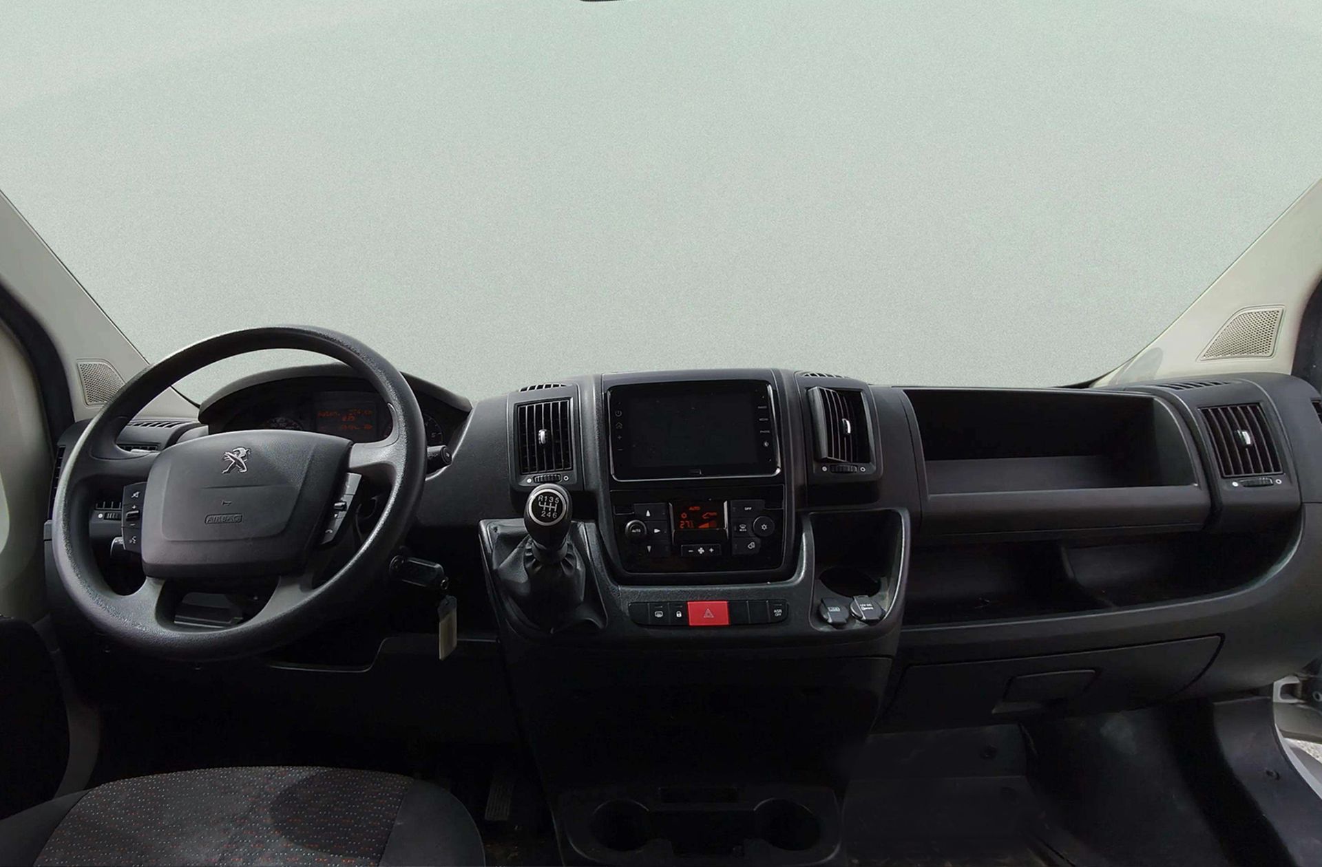 Peugeot Boxer Furgon BlueHDi 140 335 L3H2 - foto 6