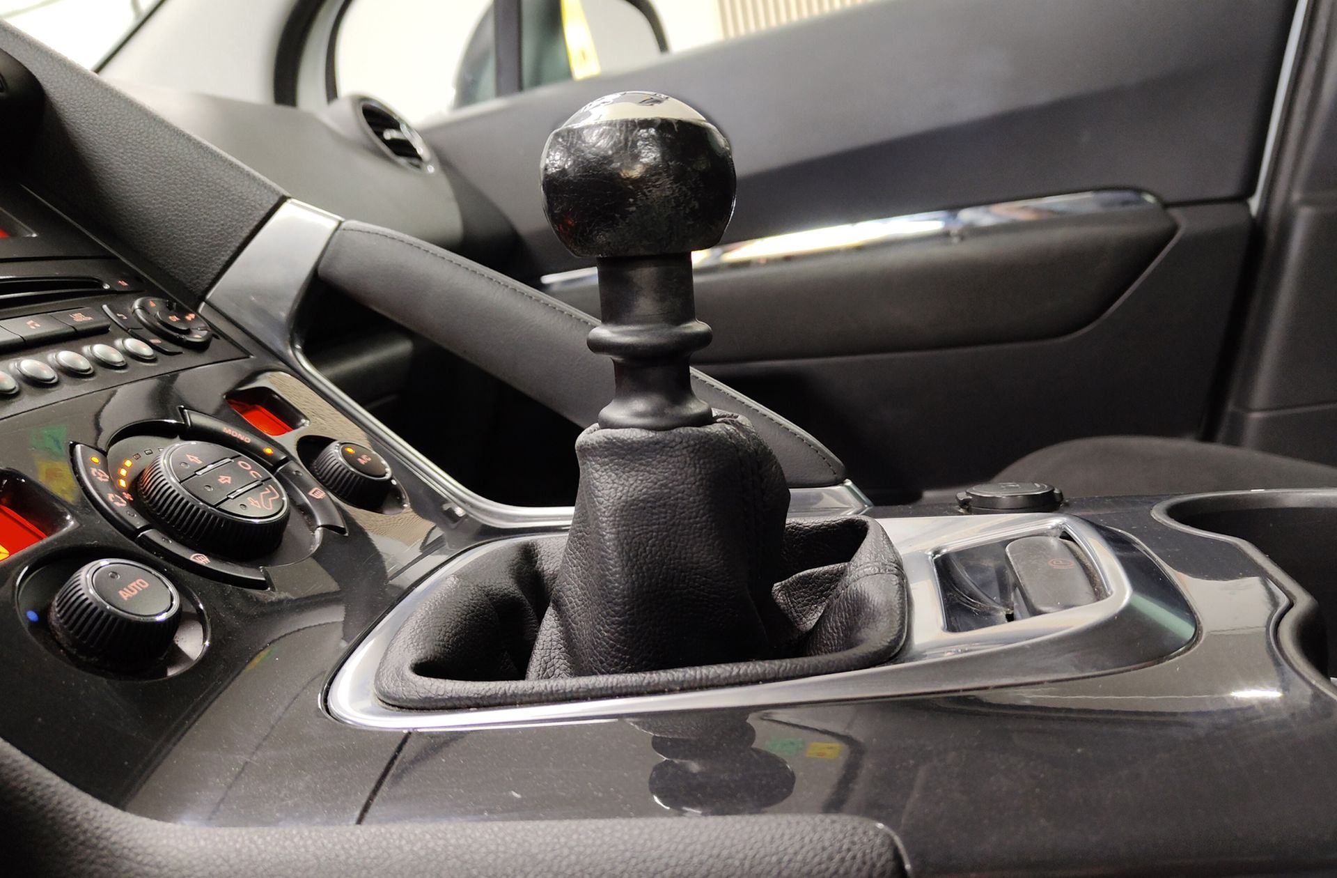 Peugeot 3008 1.6 BlueHDi FAP Style - foto 5