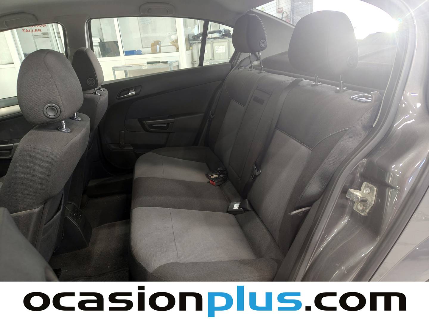 Foto asientos traseros Opel Astra Opel Astra 1.7 CDTI Enjoy (100 CV)