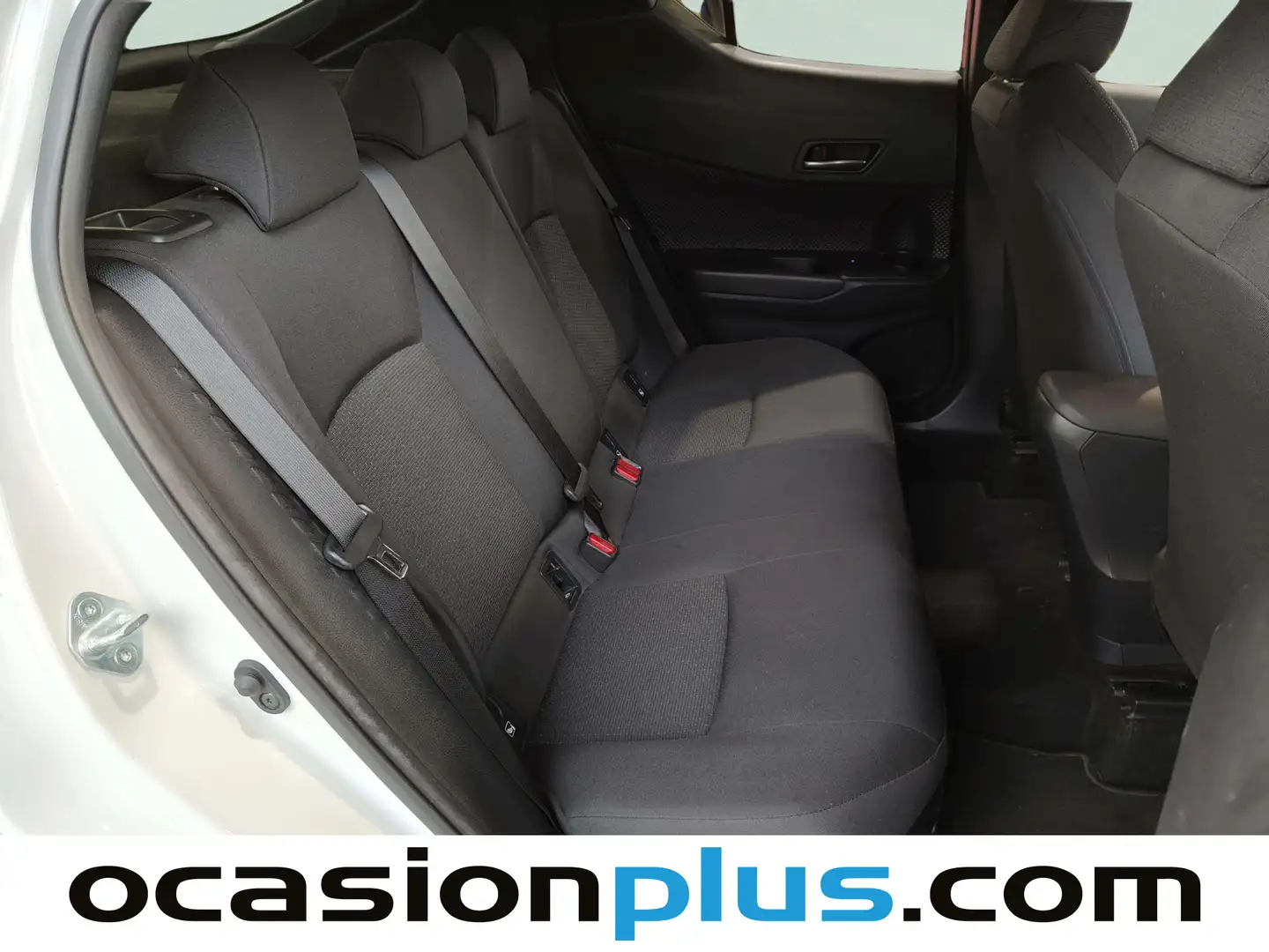 Foto Toyota C-HR Toyota C-HR 1.8 125H Advance (122 CV)