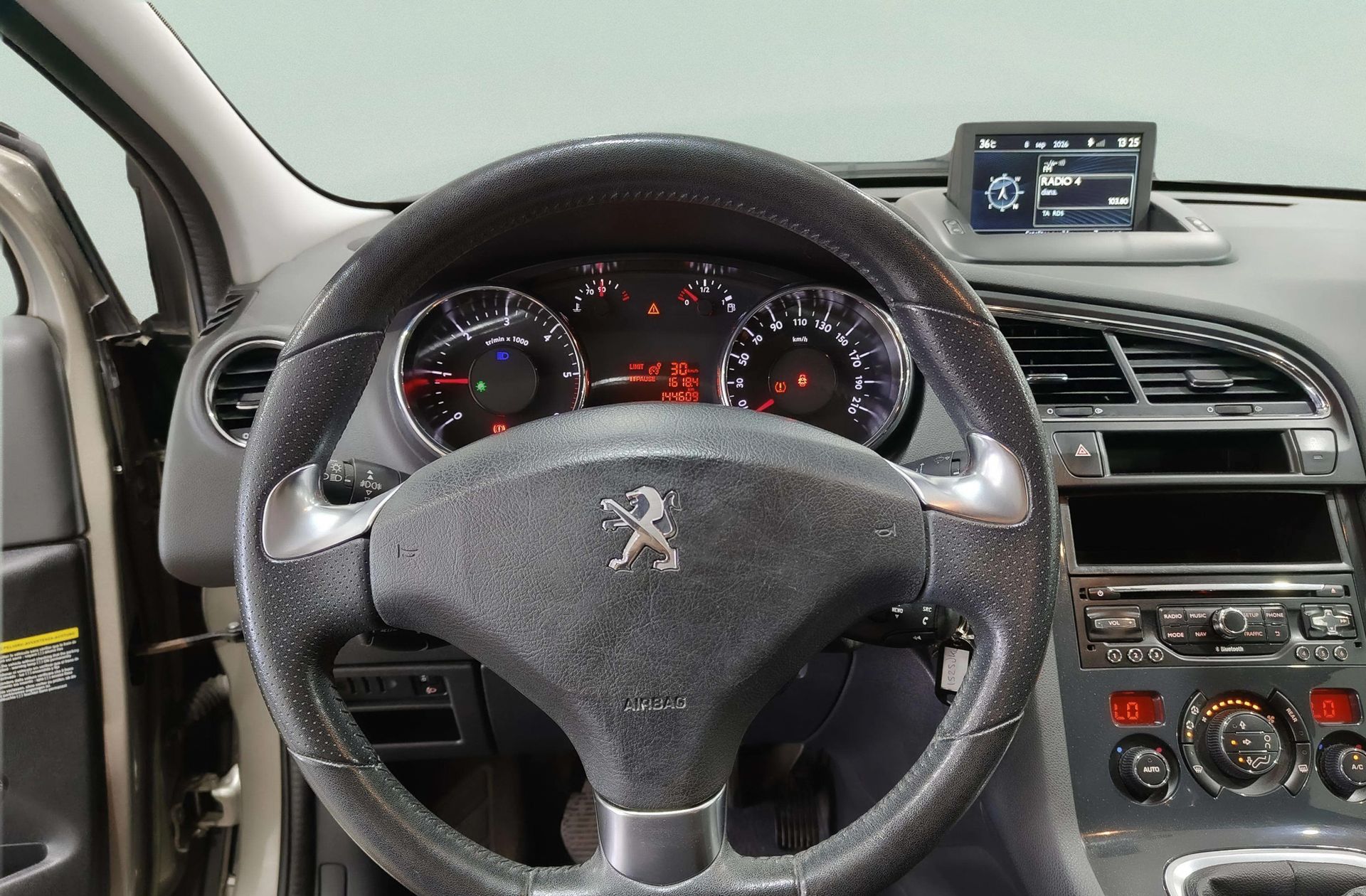 Peugeot 5008 1.6 BlueHDi Style FAP 7 plazas - foto 22
