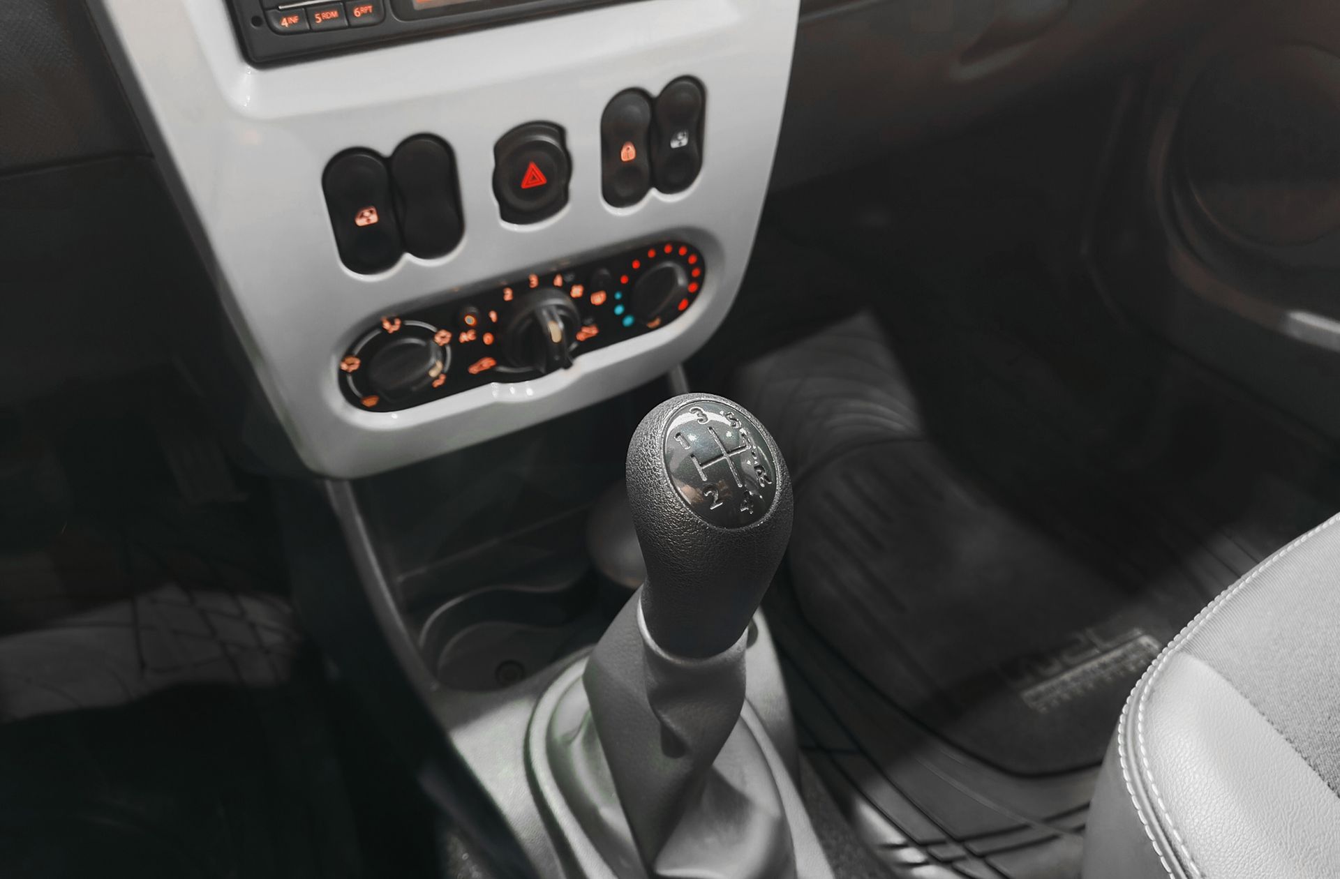 Dacia Sandero dCi 90 Stepway Music - foto 5