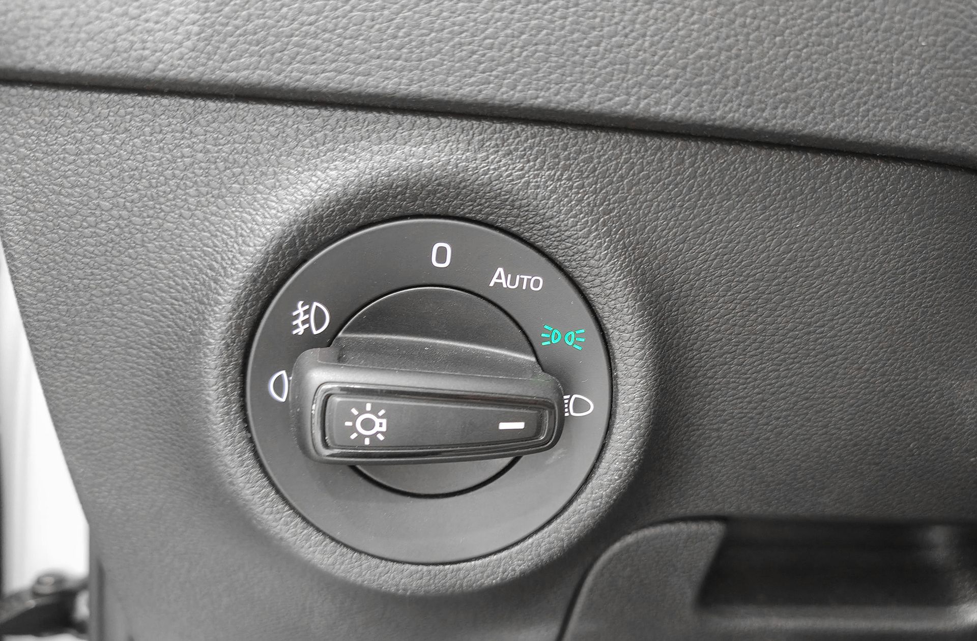 Škoda Karoq 2.0 TDI Selection - foto 23