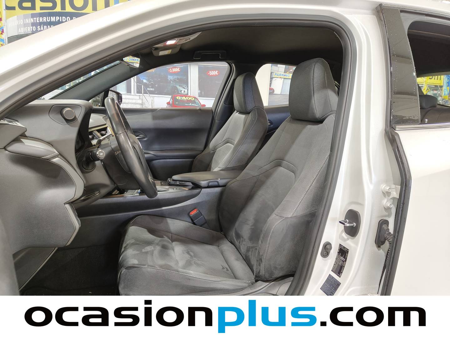 Foto Lexus UX Lexus UX 250h Business 2WD (184 CV)