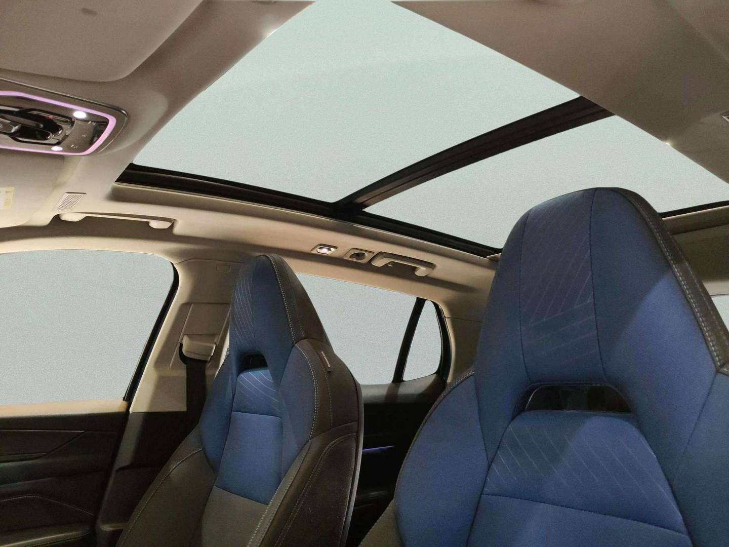 Extras y acabados del Lynk & Co 01 Lynk & Co 01 1.5 PHEV (261 CV)