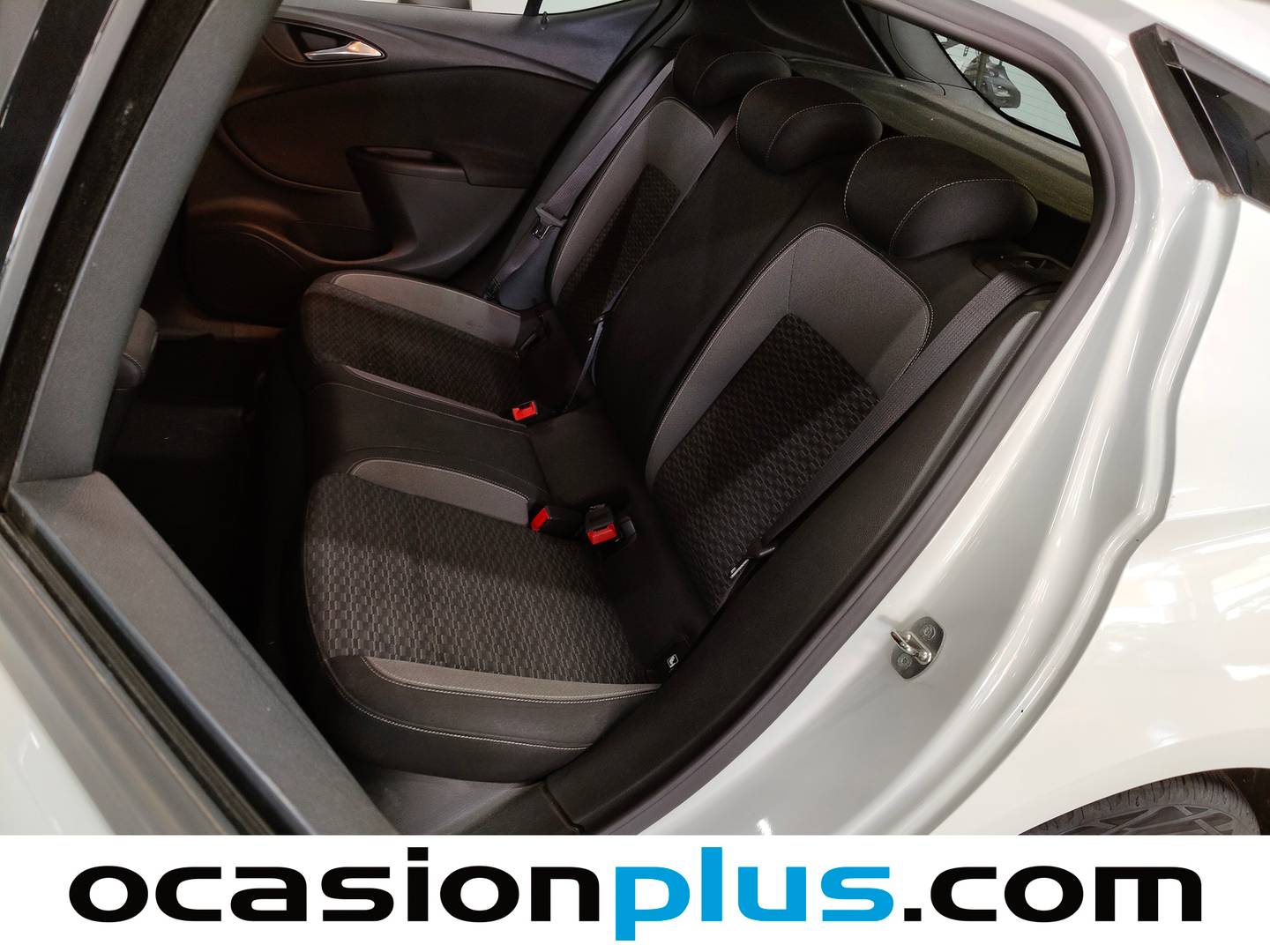 Foto asientos traseros Opel Astra Opel Astra 1.2 Turbo SHL GS Line (110 CV)
