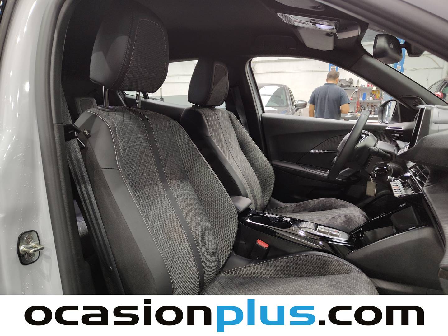 Peugeot 2008 Peugeot 2008 Allure Hybrid eDCS6 (145 CV) automático