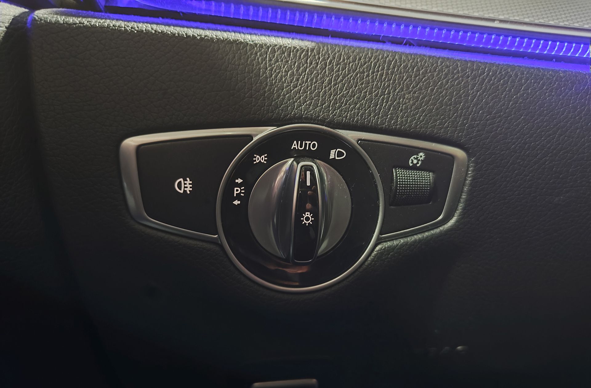 Mercedes-Benz Clase E E 220 d Pack AMG - foto 24