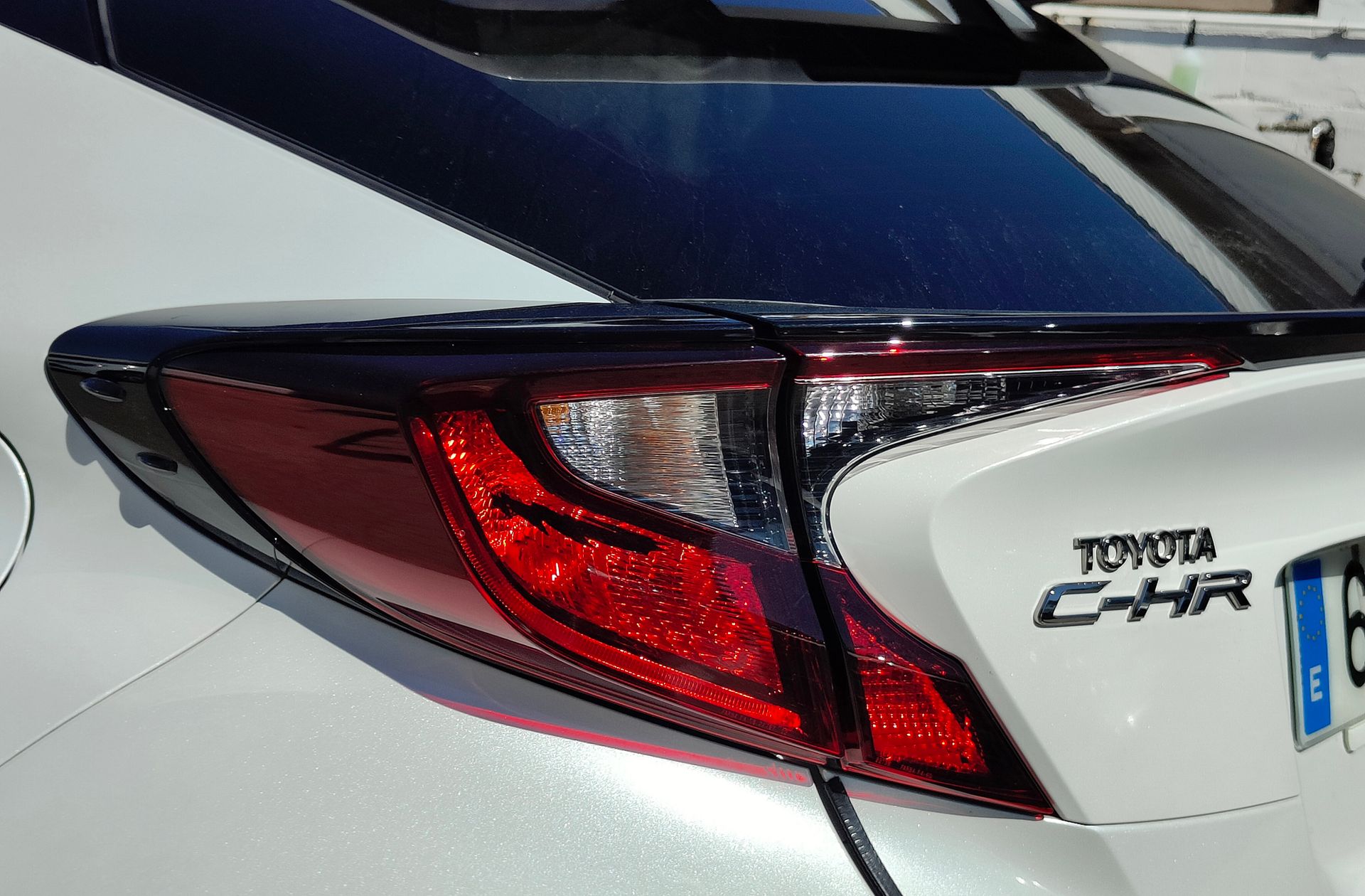 Toyota C-HR 1.8 125H Advance - foto 16
