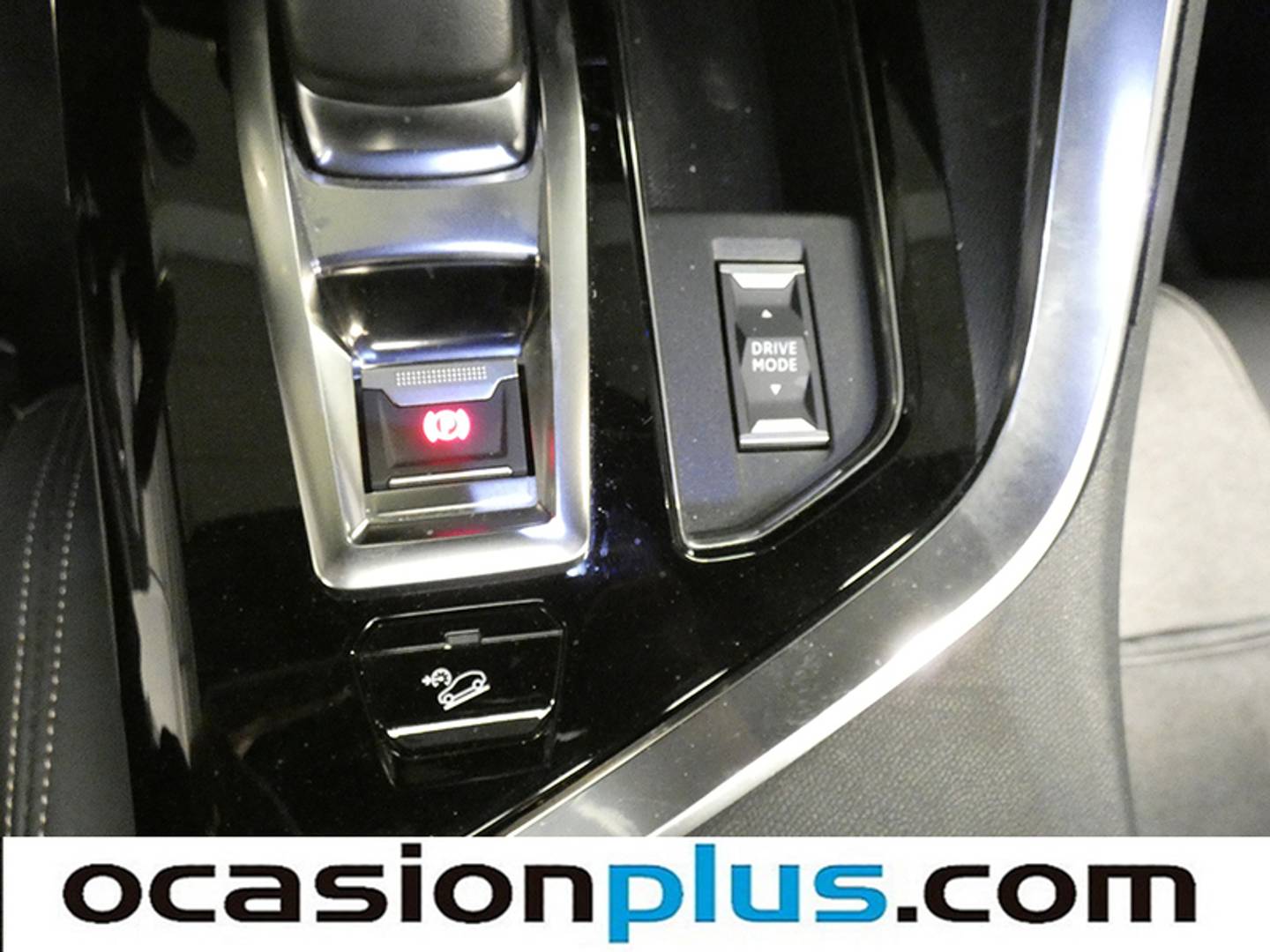 Foto Peugeot 3008 Hybrid Peugeot 3008 Hybrid 300 GT Pack e-EAT8 (300 CV)