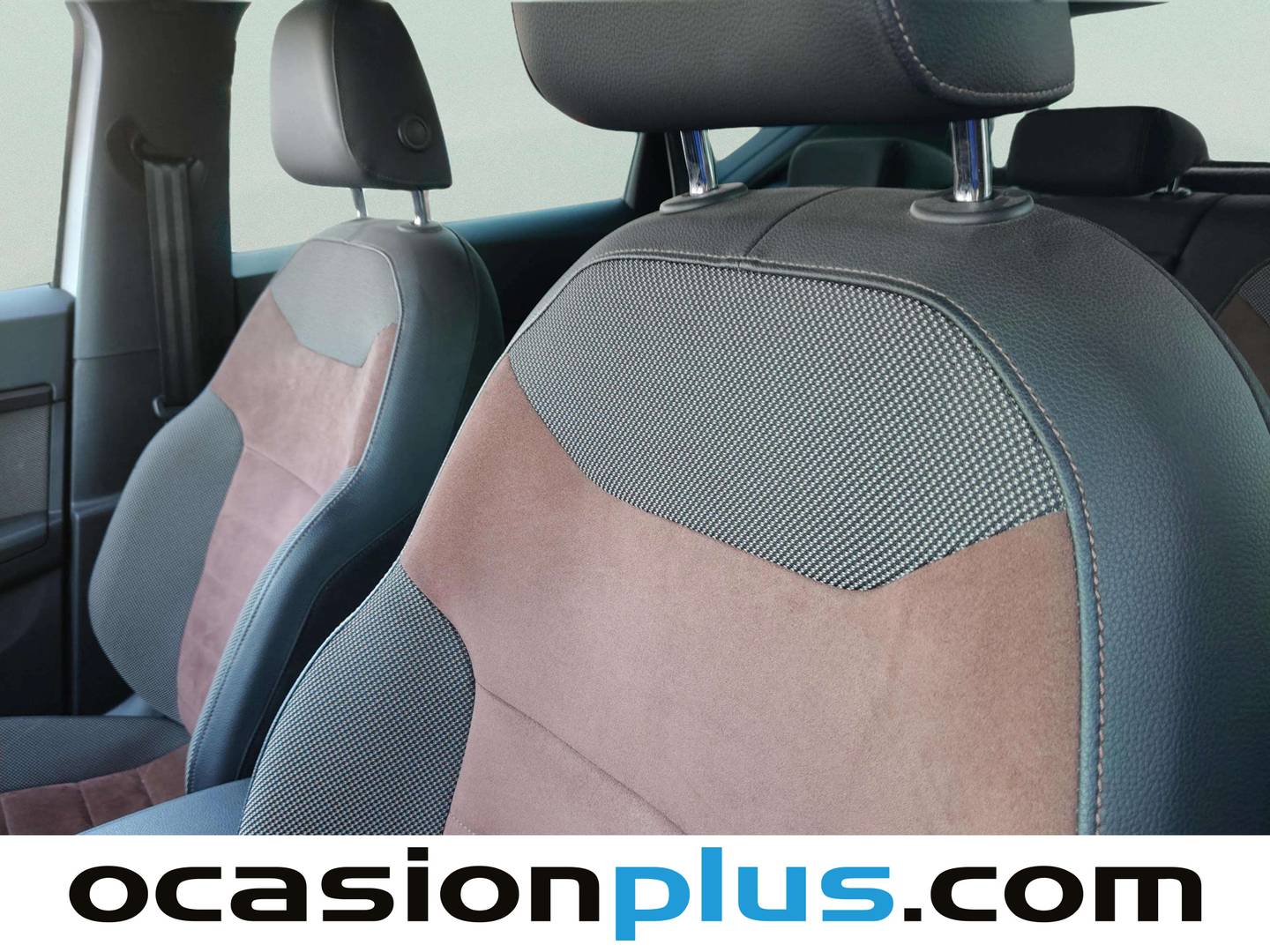 Extras y acabados del Seat Ateca Seat Ateca 1.6 TDI S&S Ecomotive Xcellence Plus DSG (115 CV)