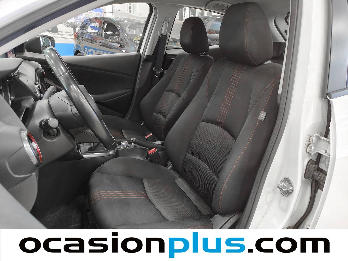 Foto asientos delanteros Mazda Mazda2 Mazda Mazda 2 e-SKYACTIV G Homura (90 CV)
