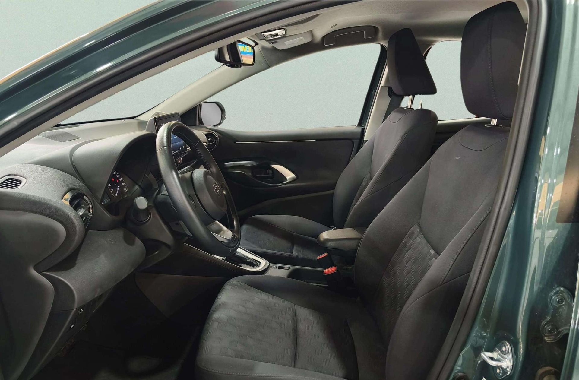 Toyota Yaris 120H Active Plus - foto 11